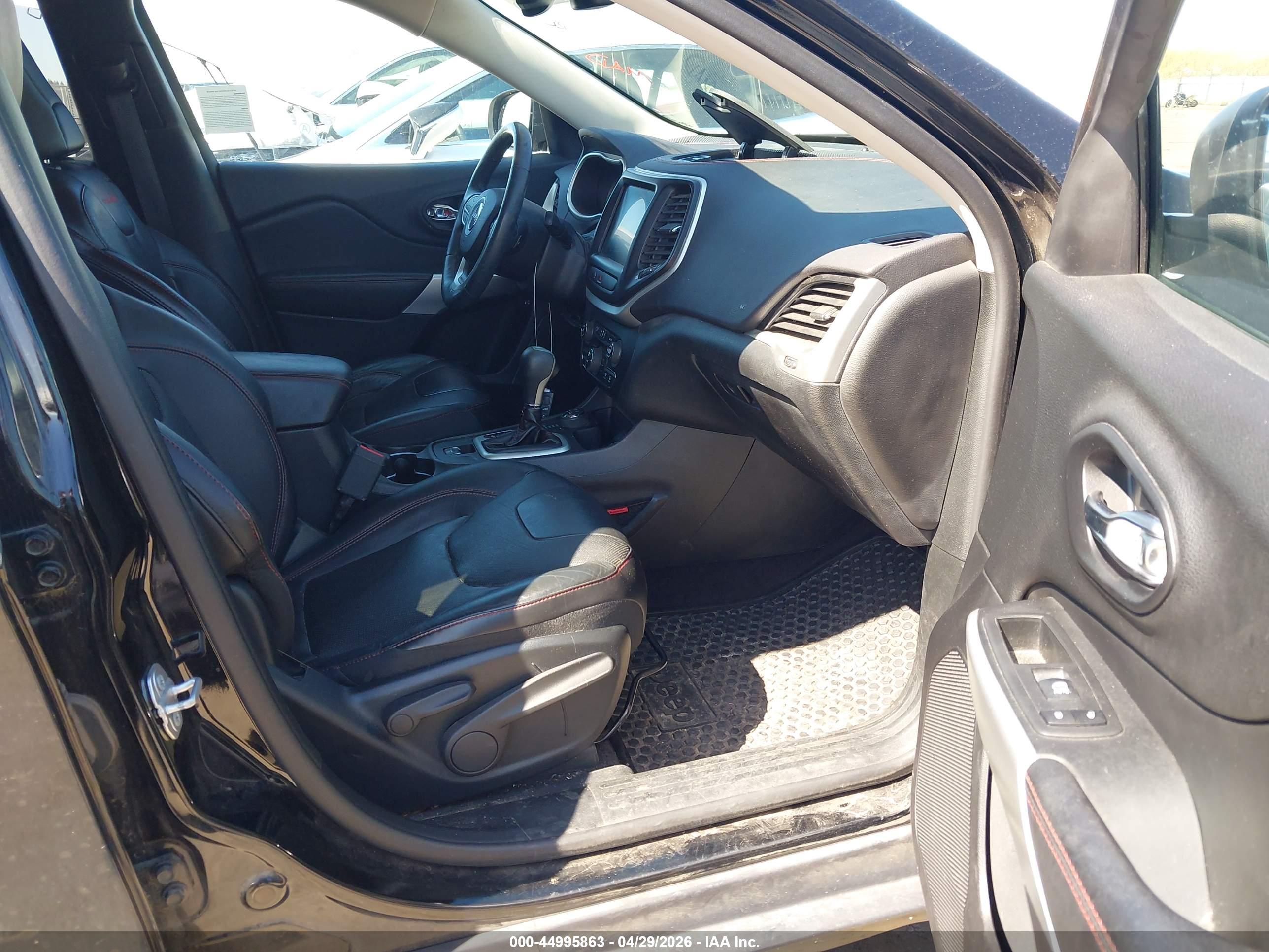 JEEP CHEROKEE image 5