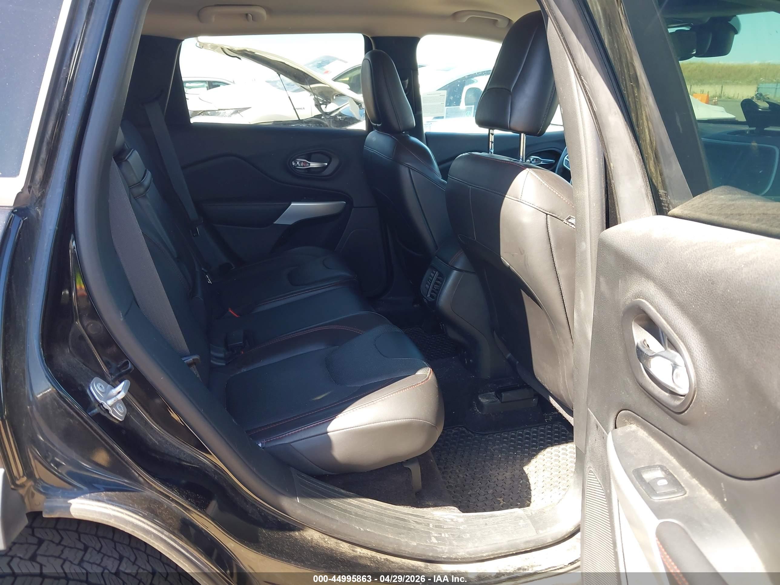 JEEP CHEROKEE image 8