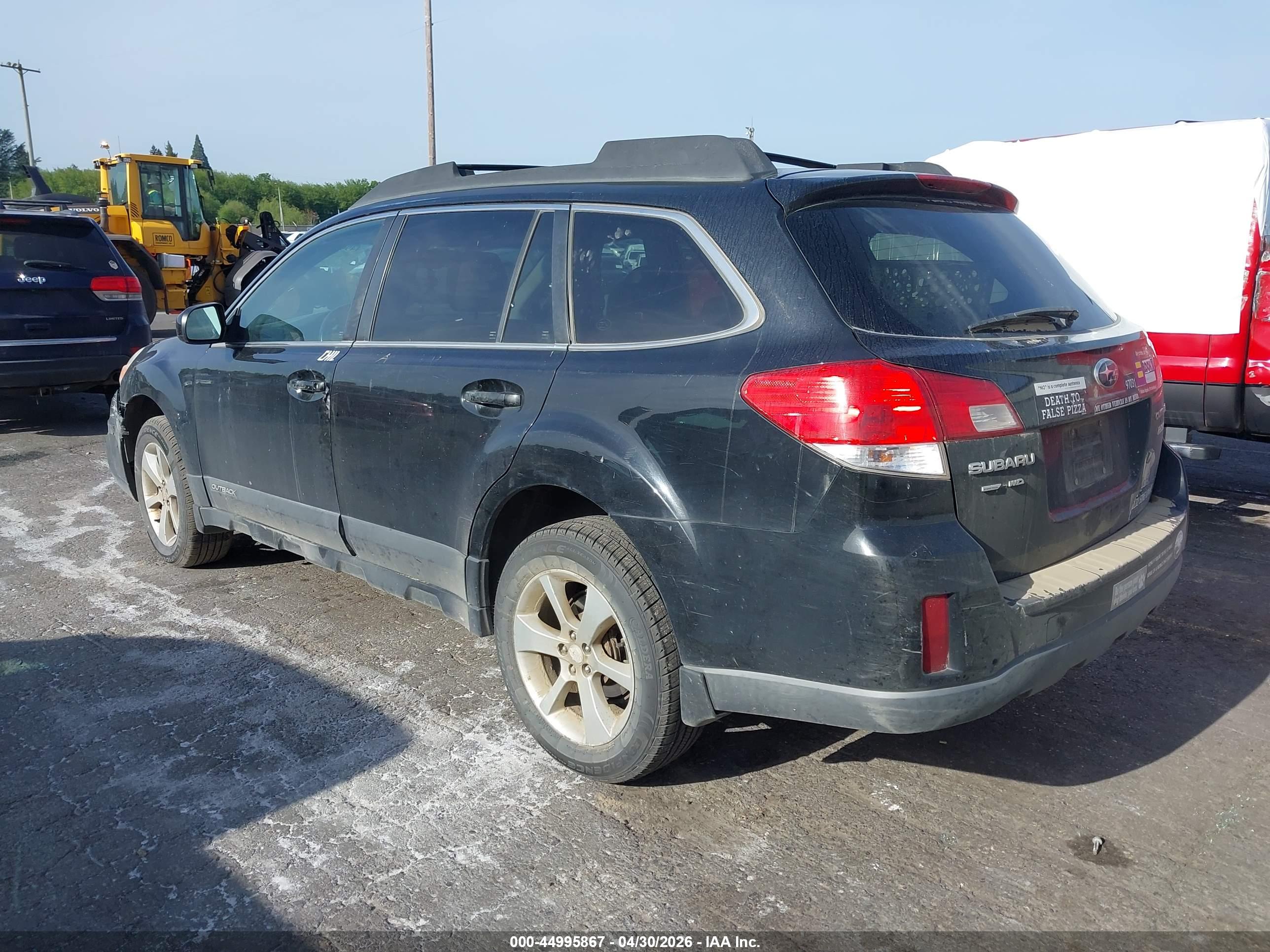 SUBARU OUTBACK image 3