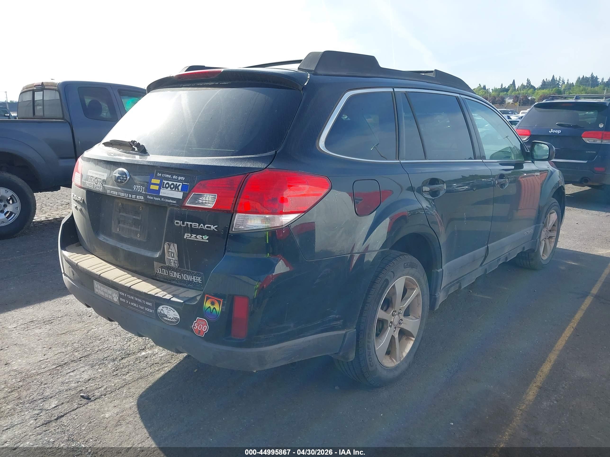 SUBARU OUTBACK image 4