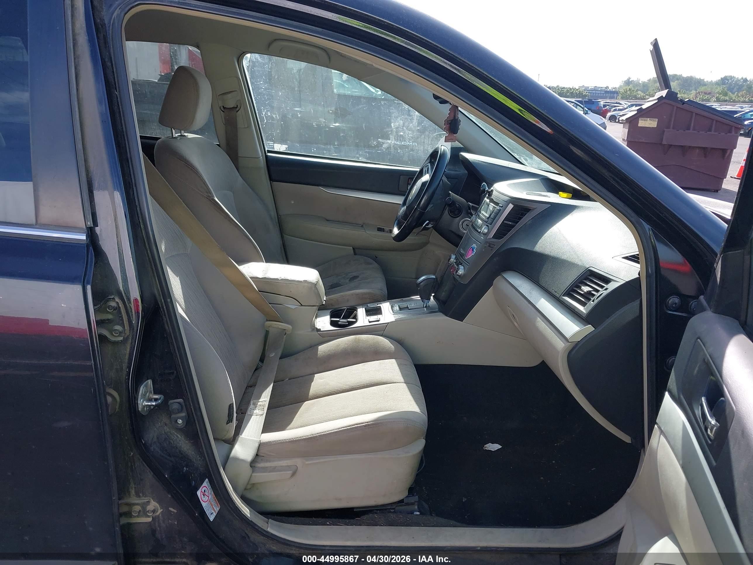 SUBARU OUTBACK image 5