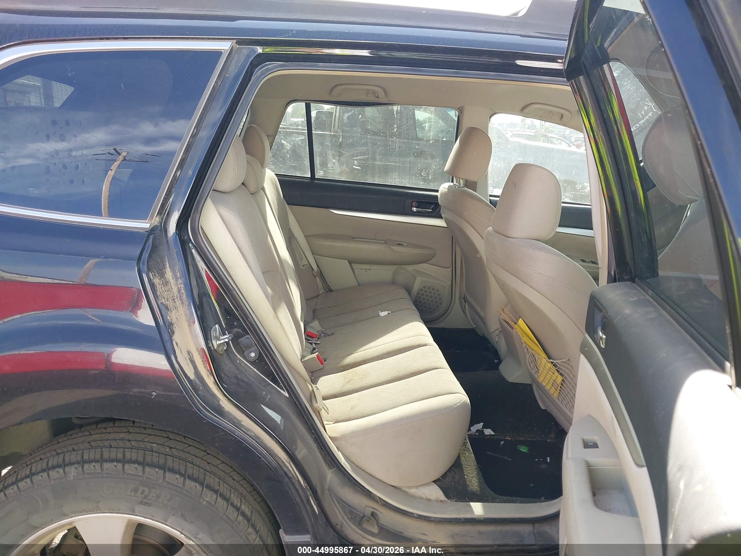 SUBARU OUTBACK image 8