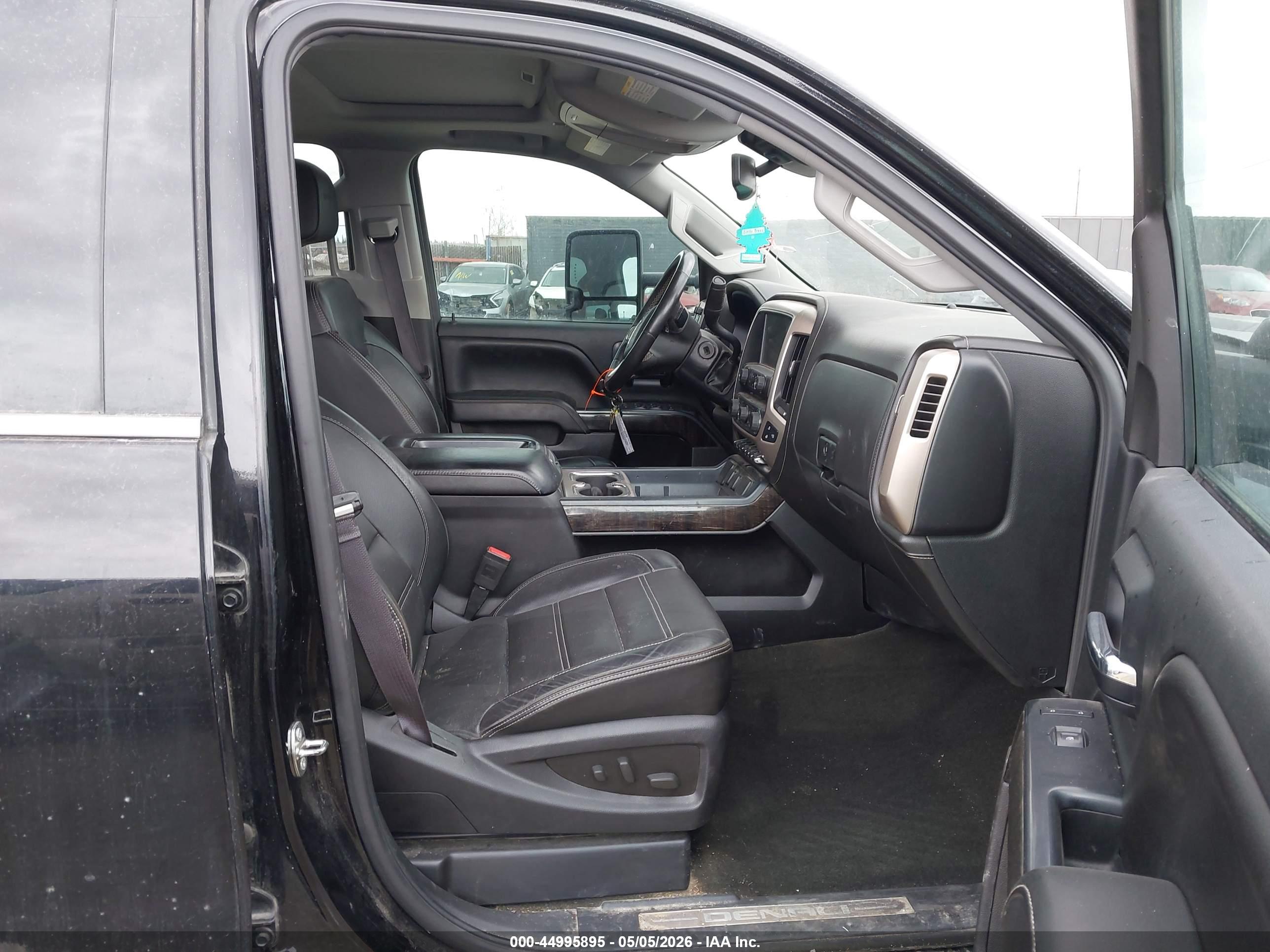 GMC SIERRA image 5