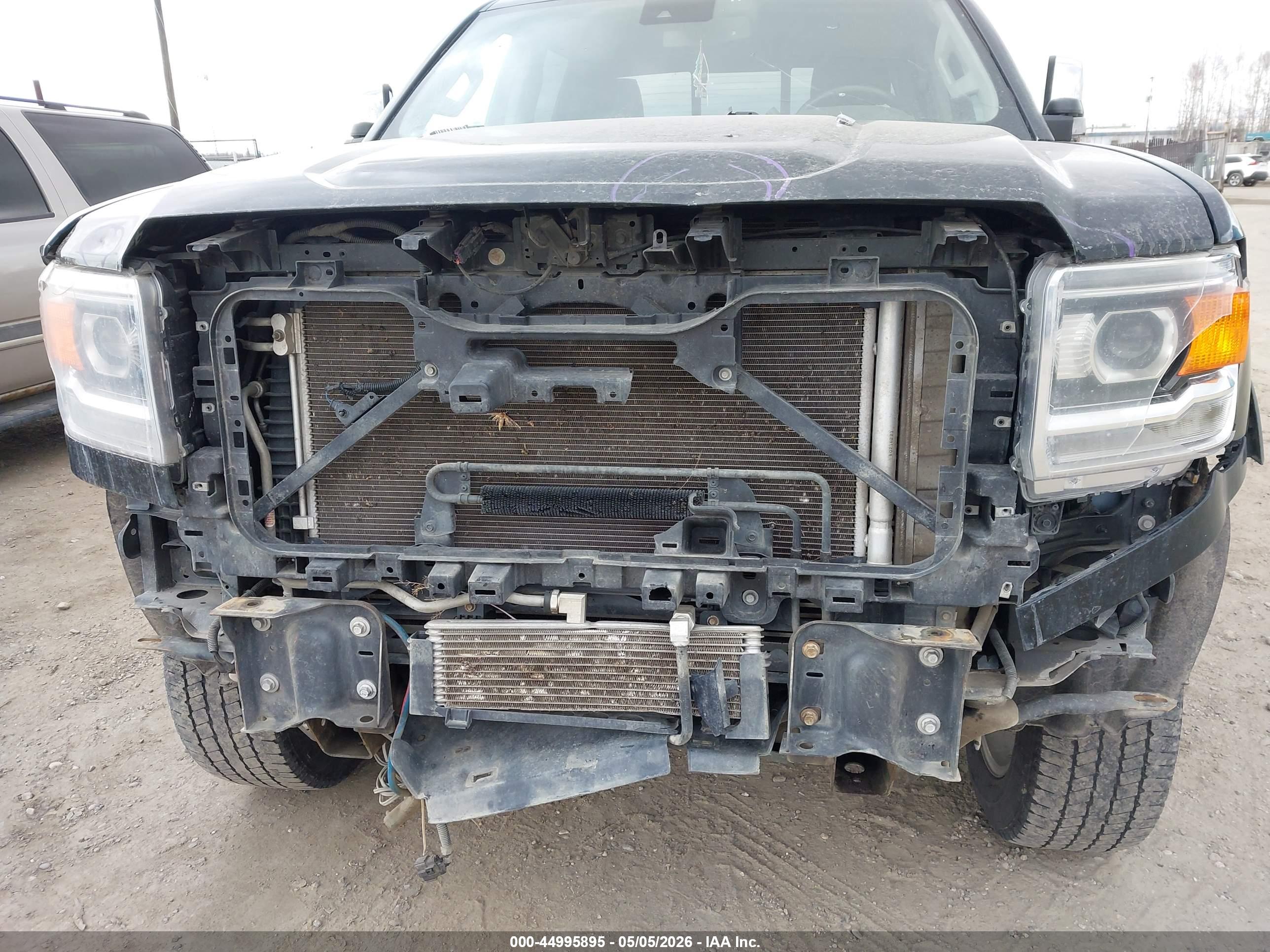 GMC SIERRA image 6