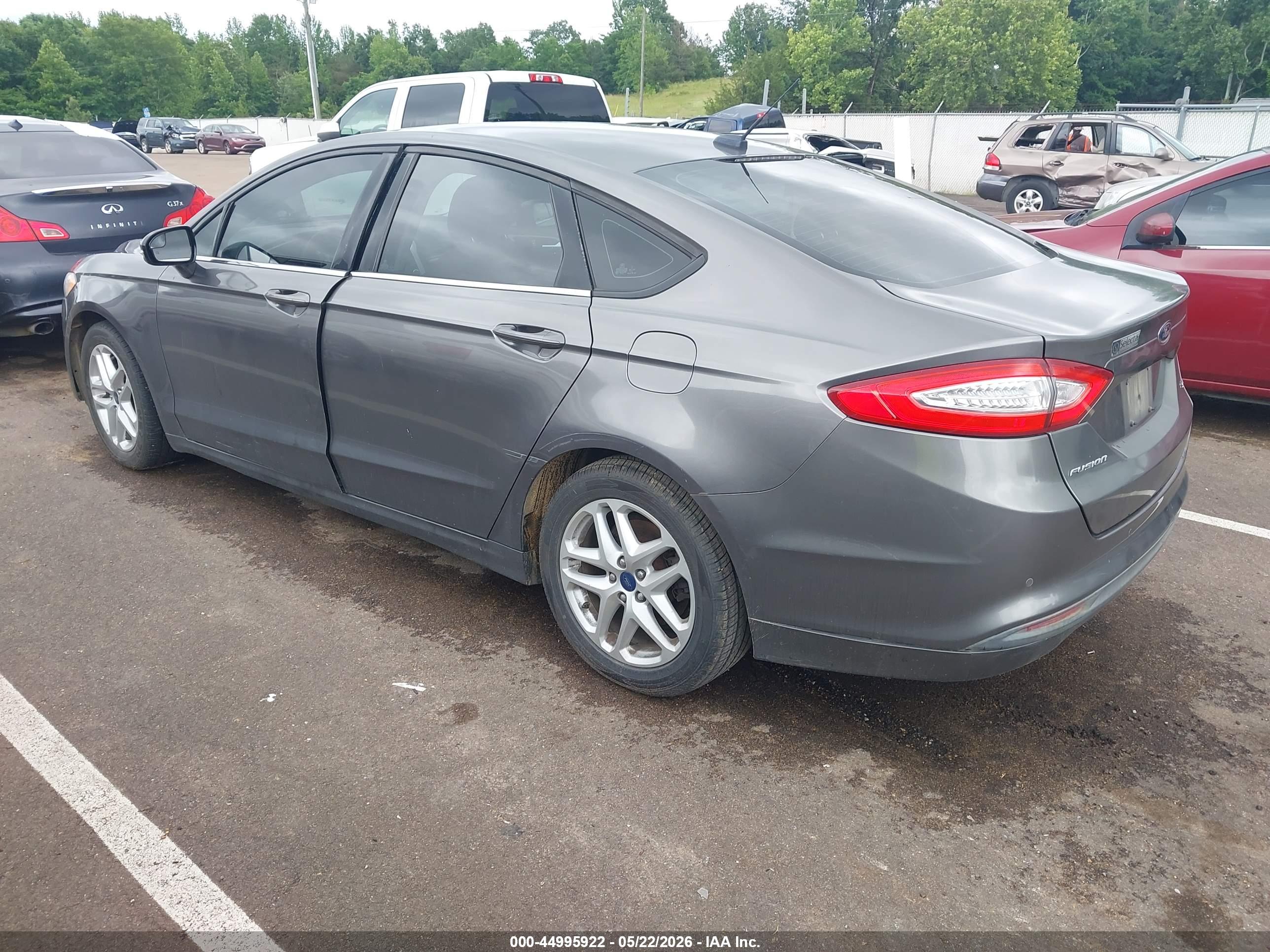 FORD FUSION image 3