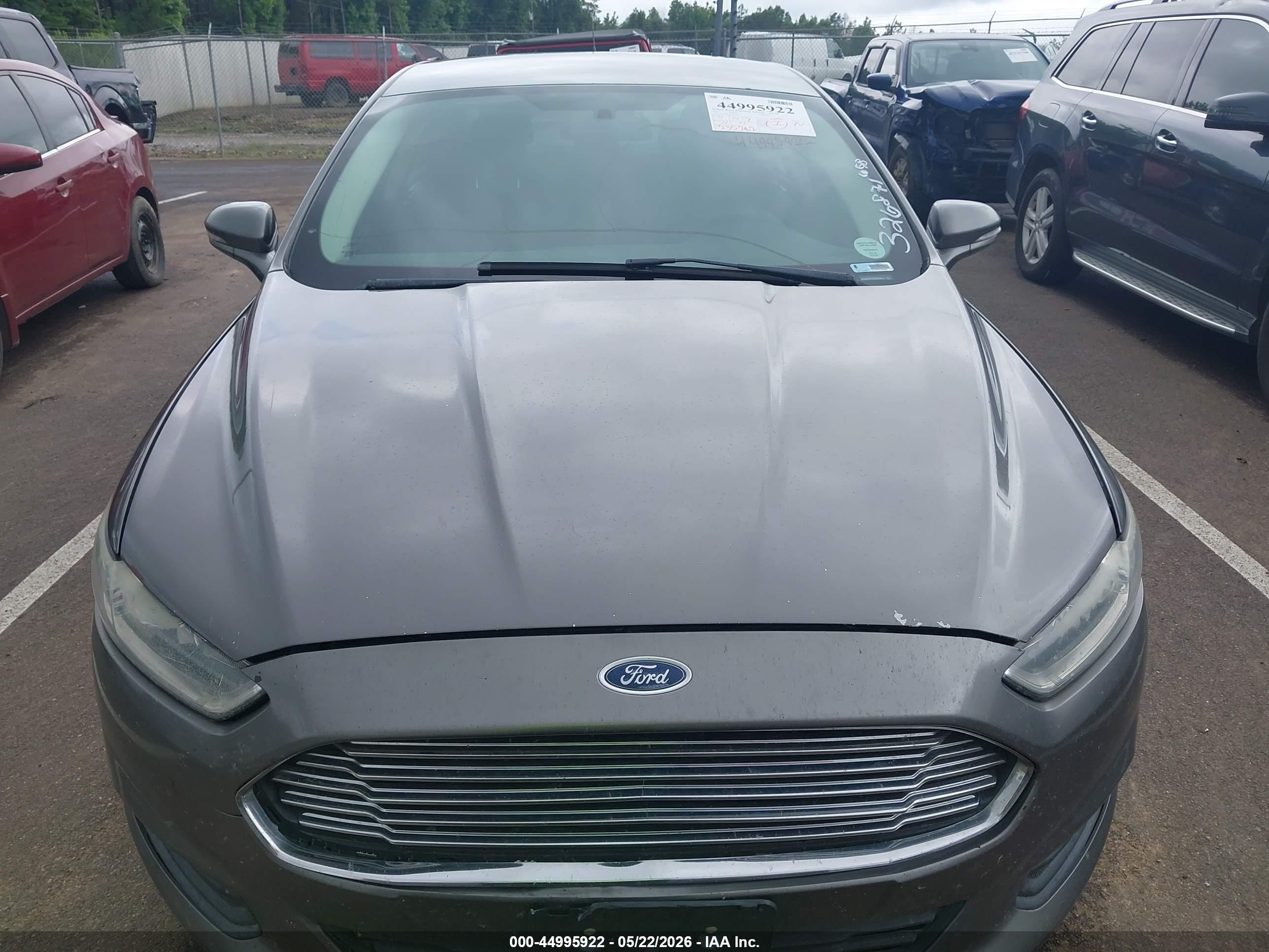 FORD FUSION image 6