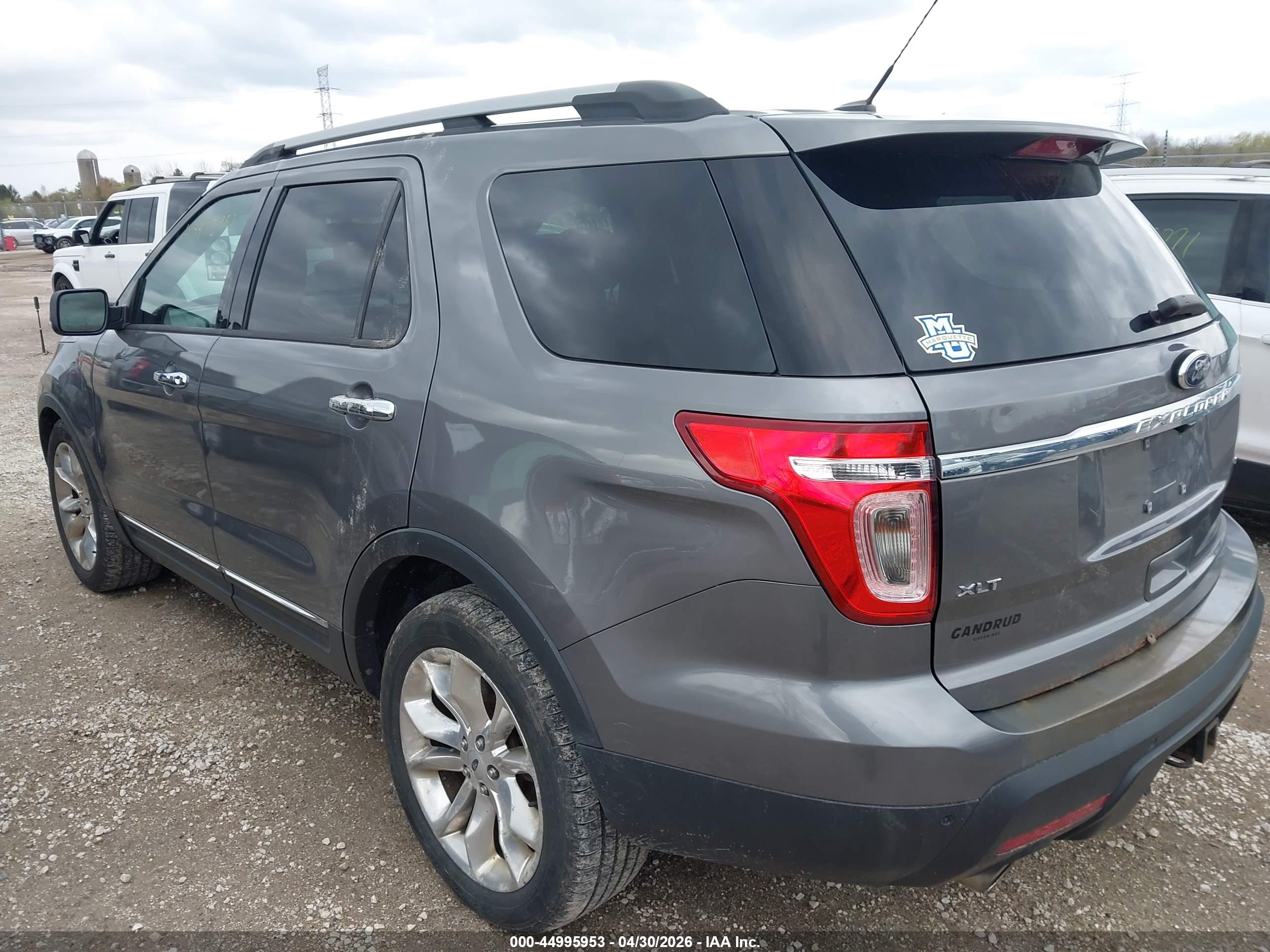 FORD EXPLORER image 3