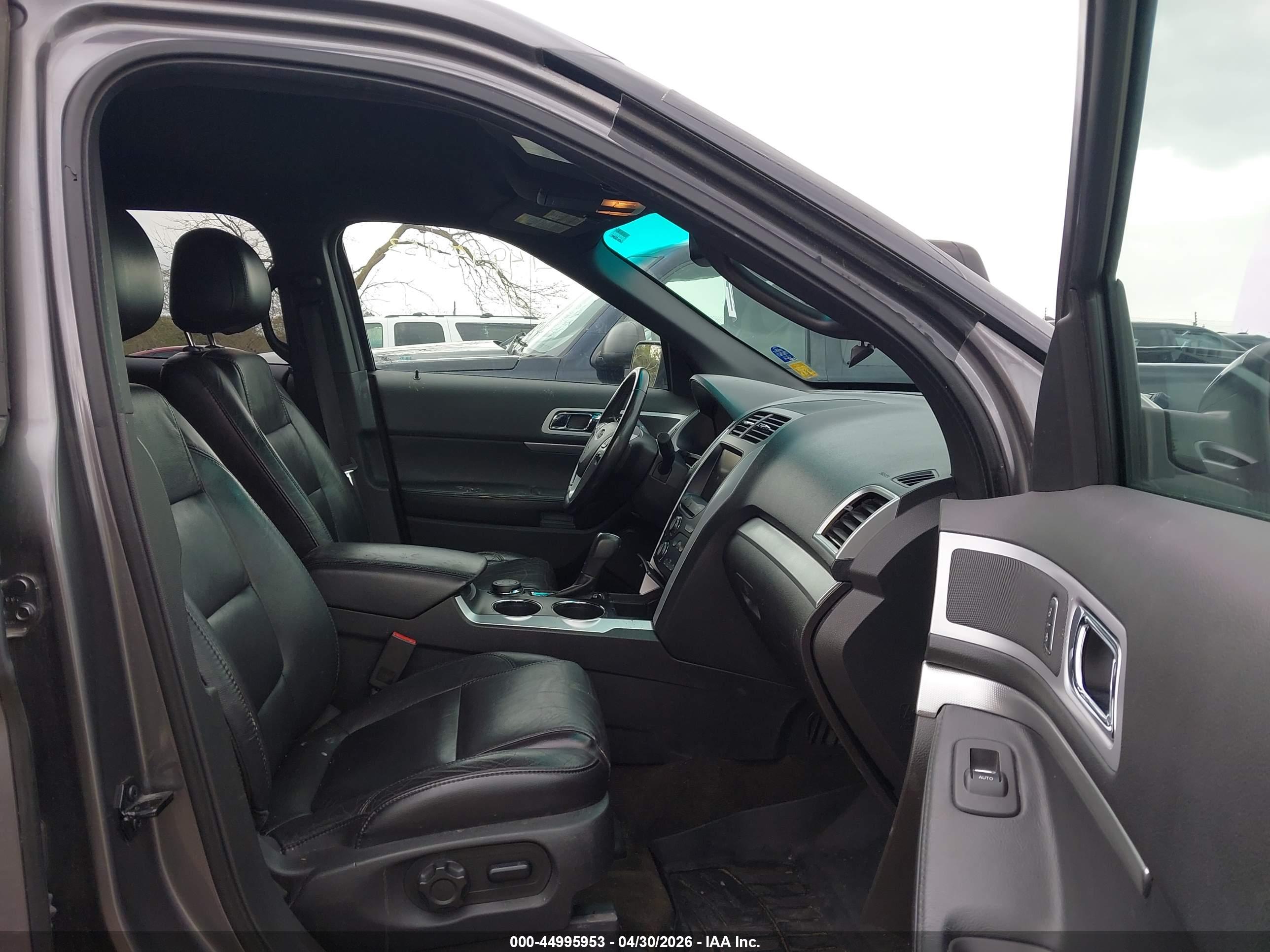 FORD EXPLORER image 5