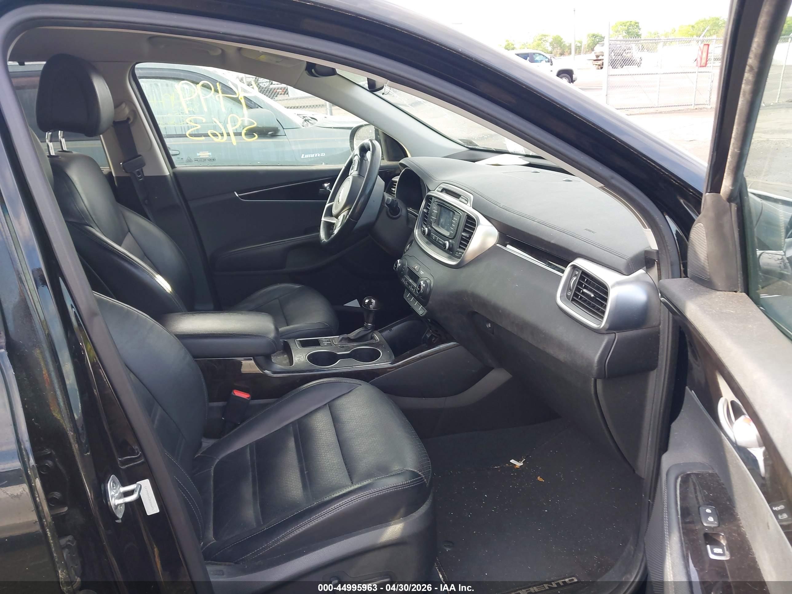 KIA SORENTO image 5