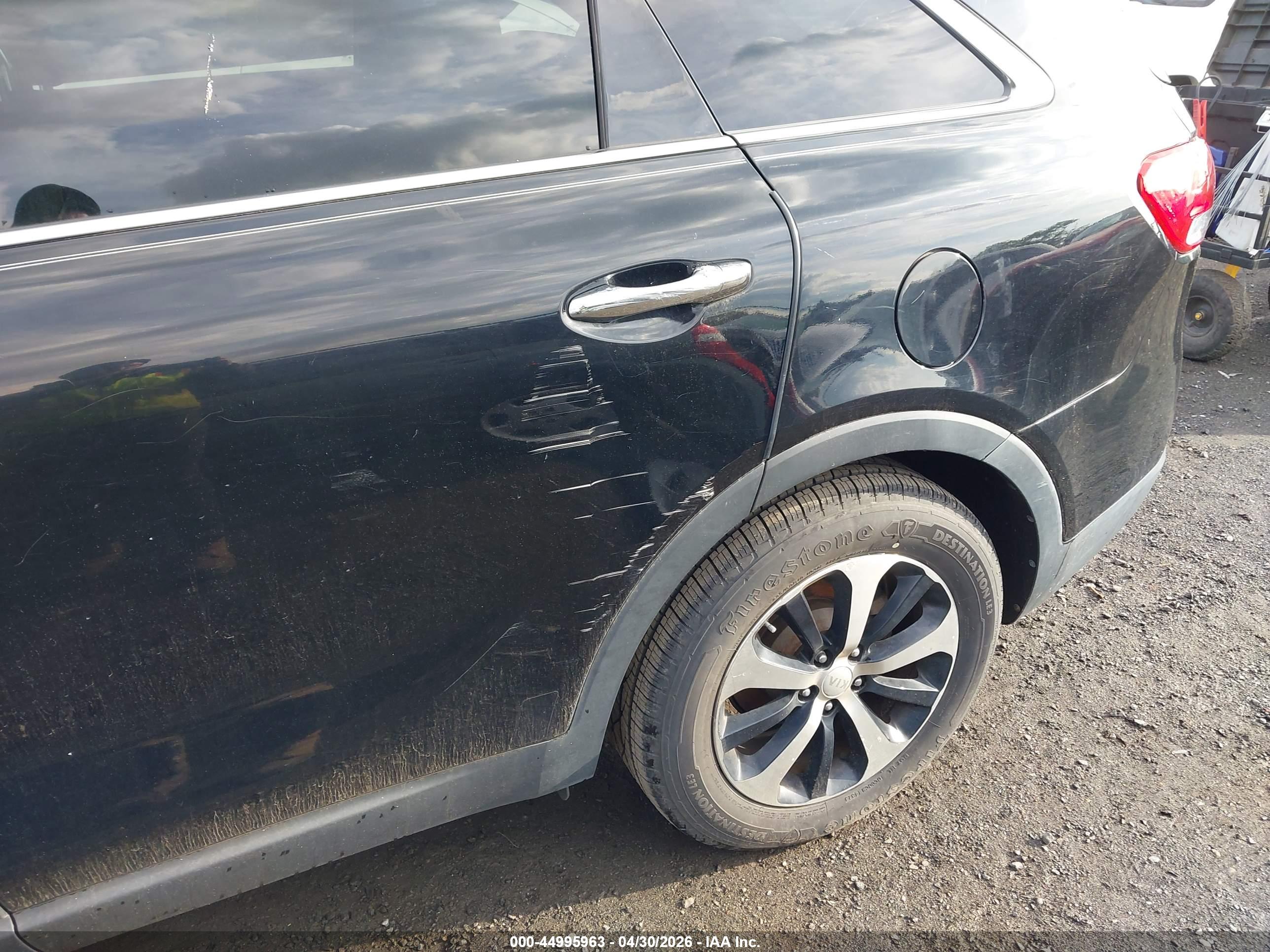 KIA SORENTO image 6