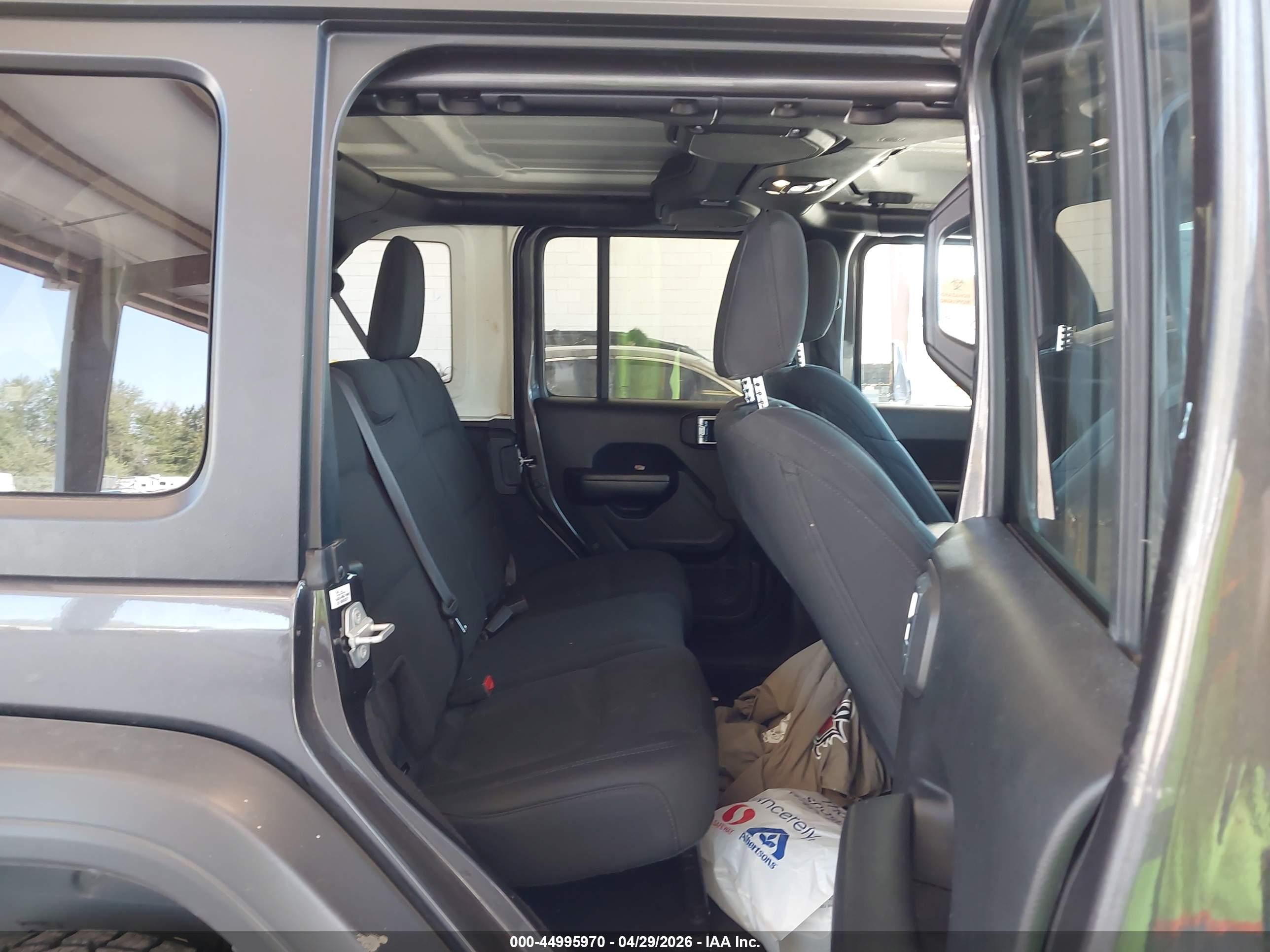 JEEP WRANGLER image 8