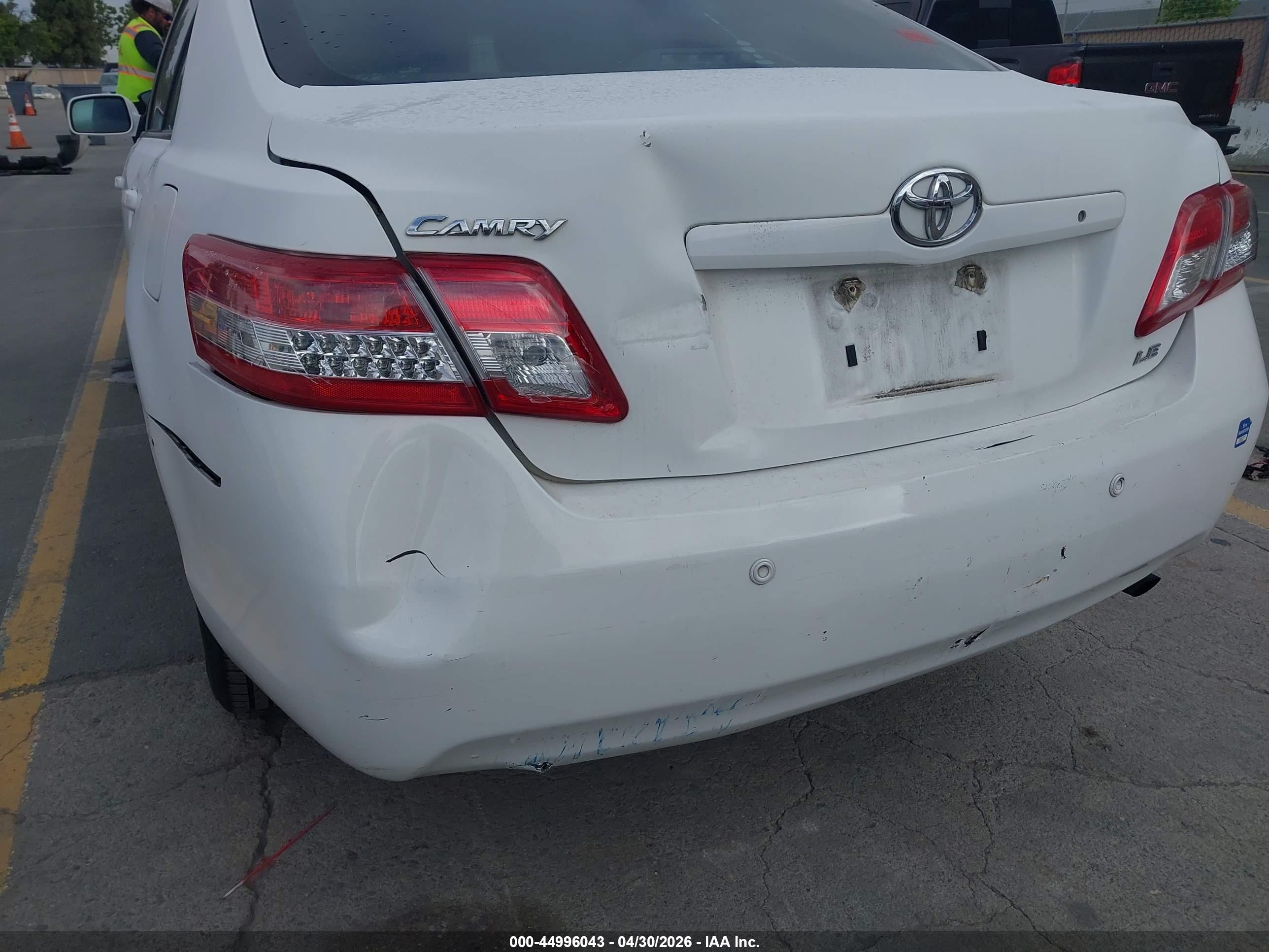 TOYOTA CAMRY image 6