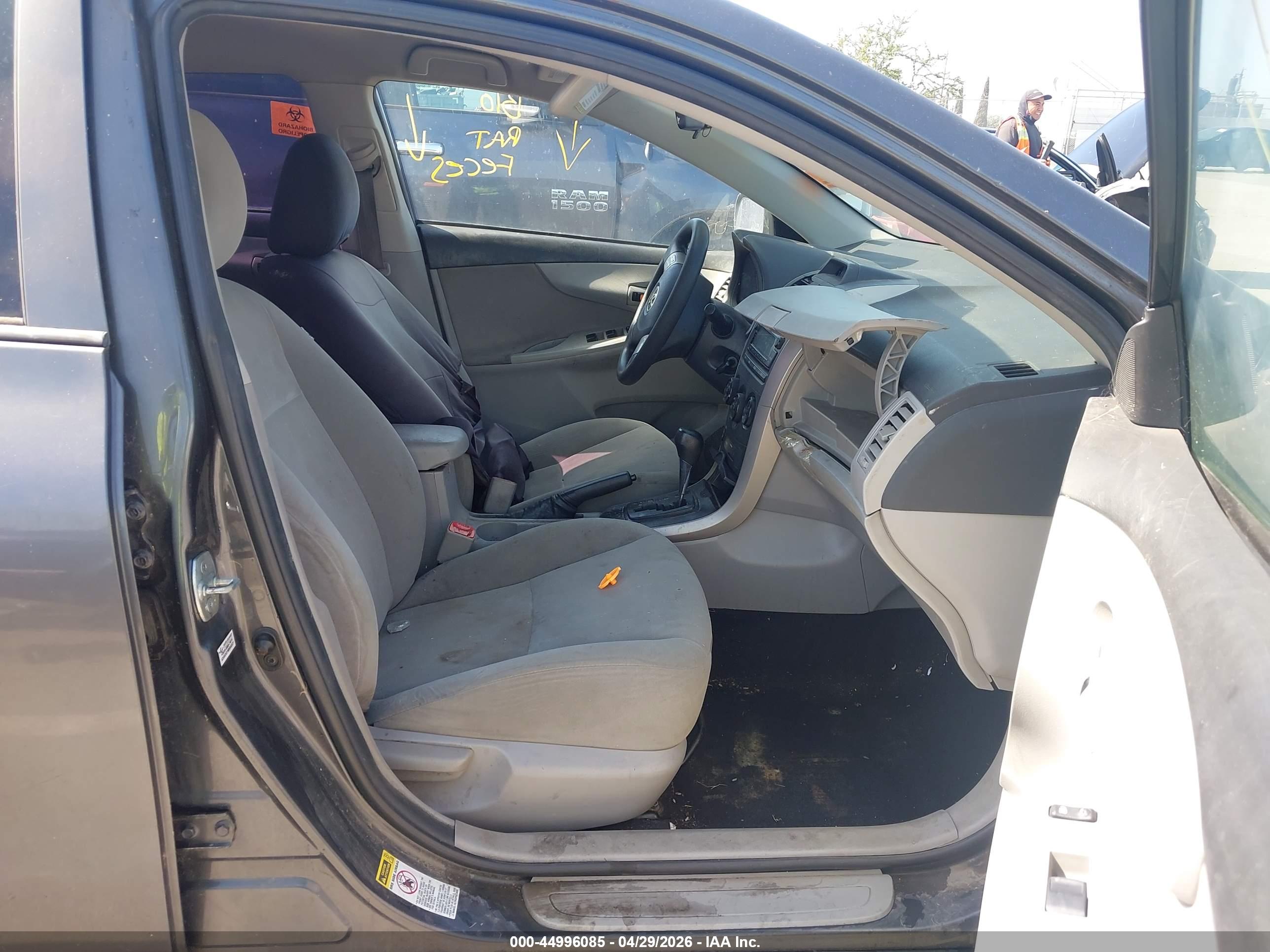 TOYOTA COROLLA image 5