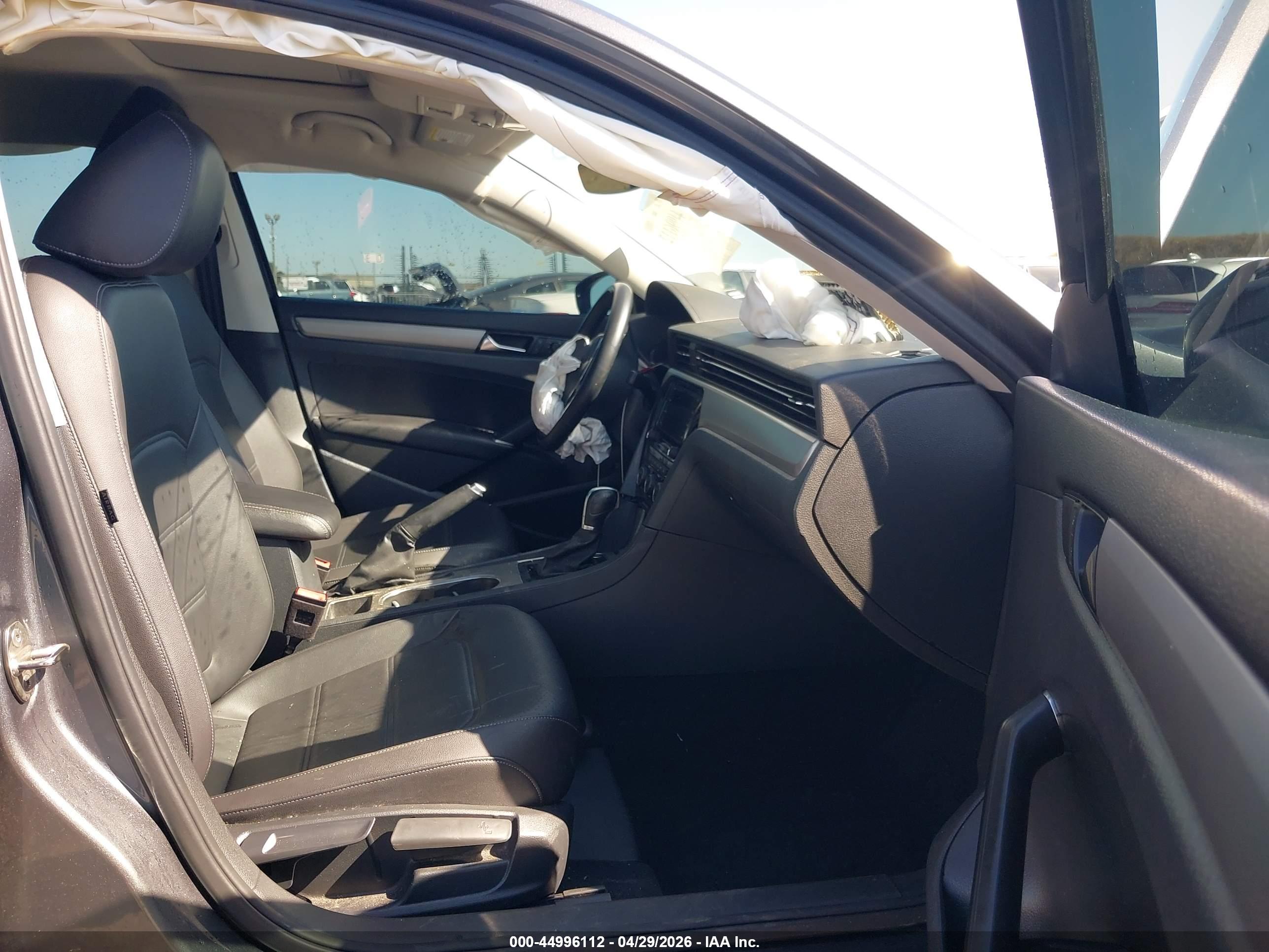 VOLKSWAGEN PASSAT image 5