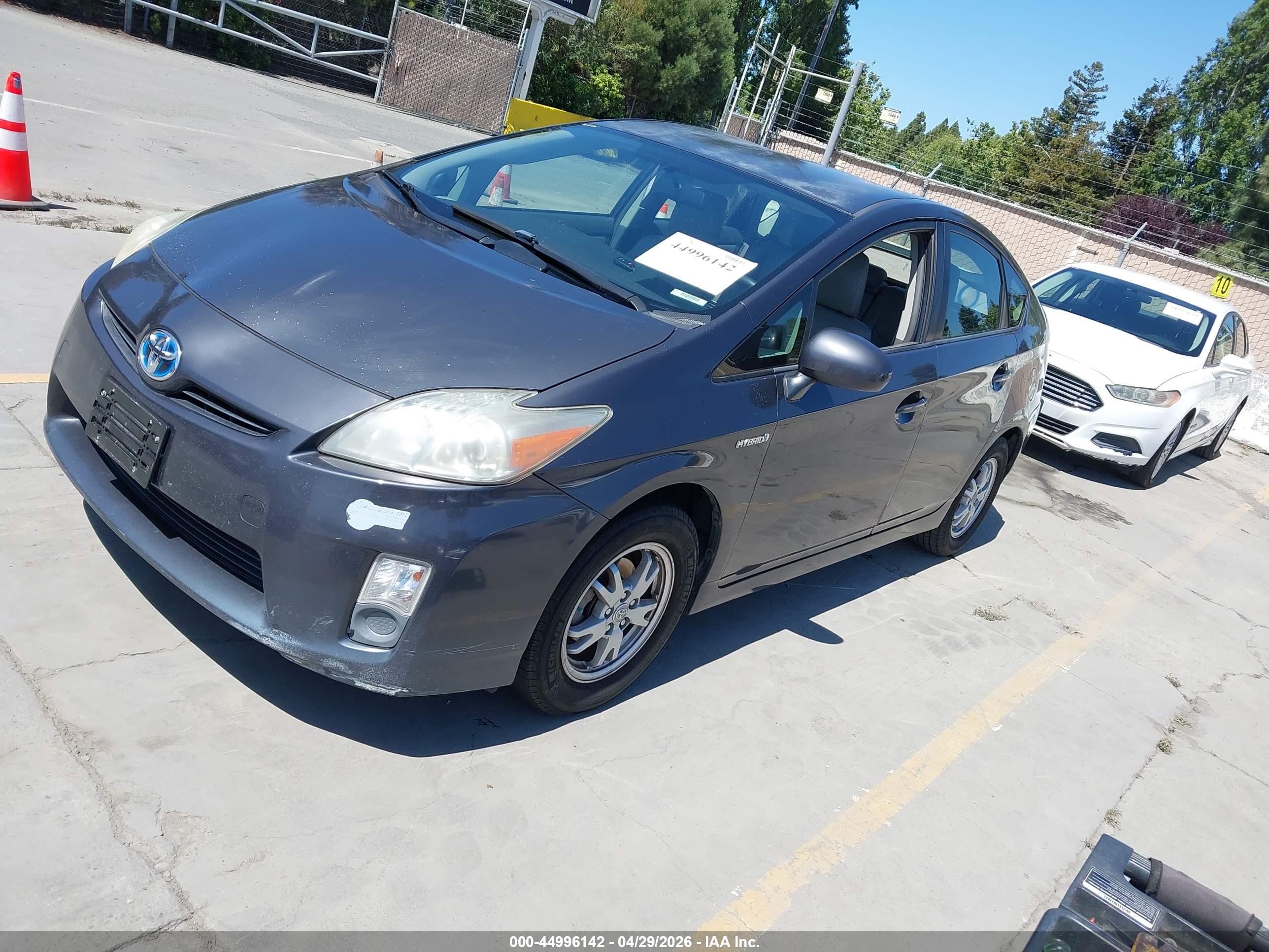 TOYOTA PRIUS image 2