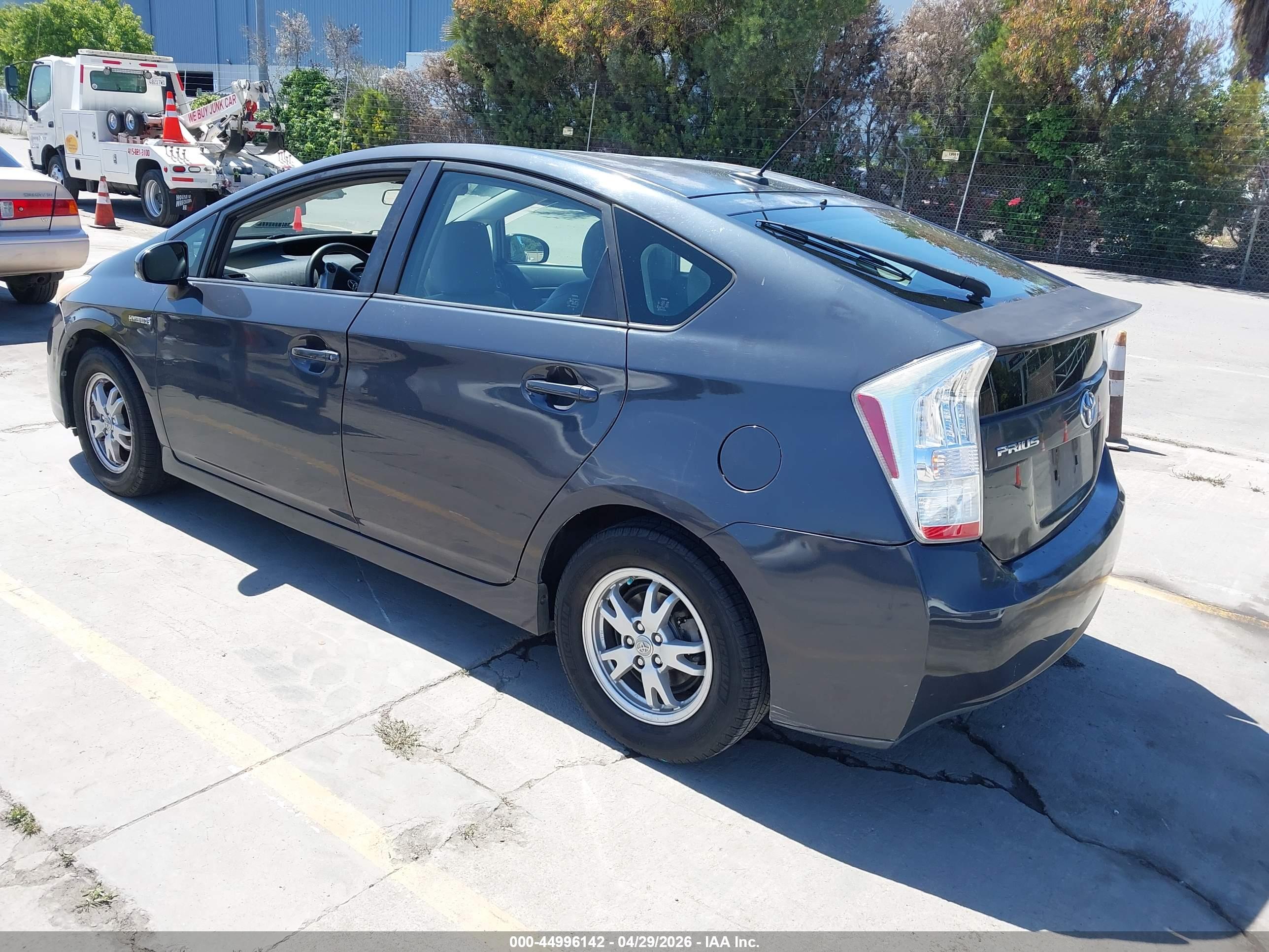 TOYOTA PRIUS image 3