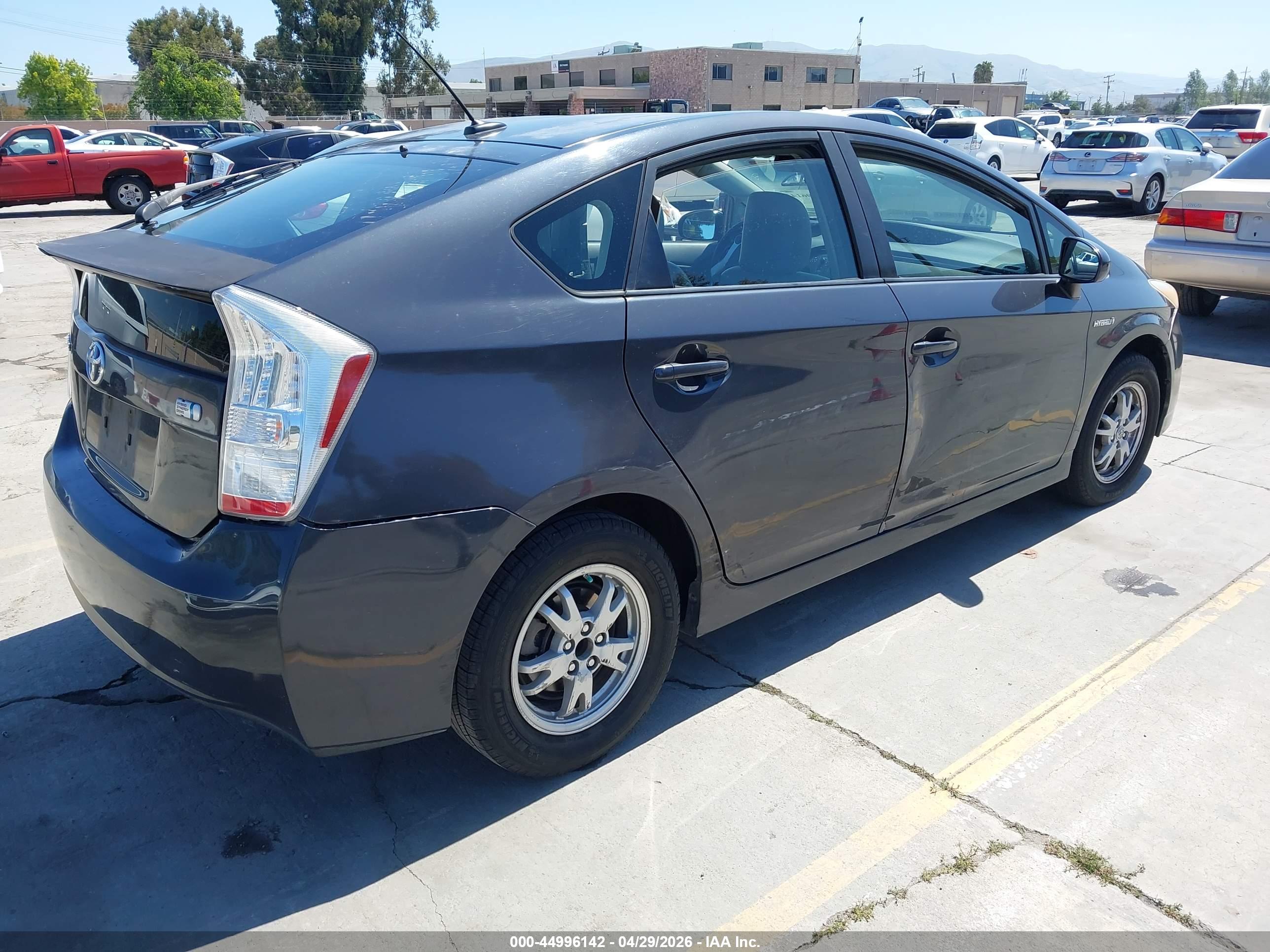 TOYOTA PRIUS image 4