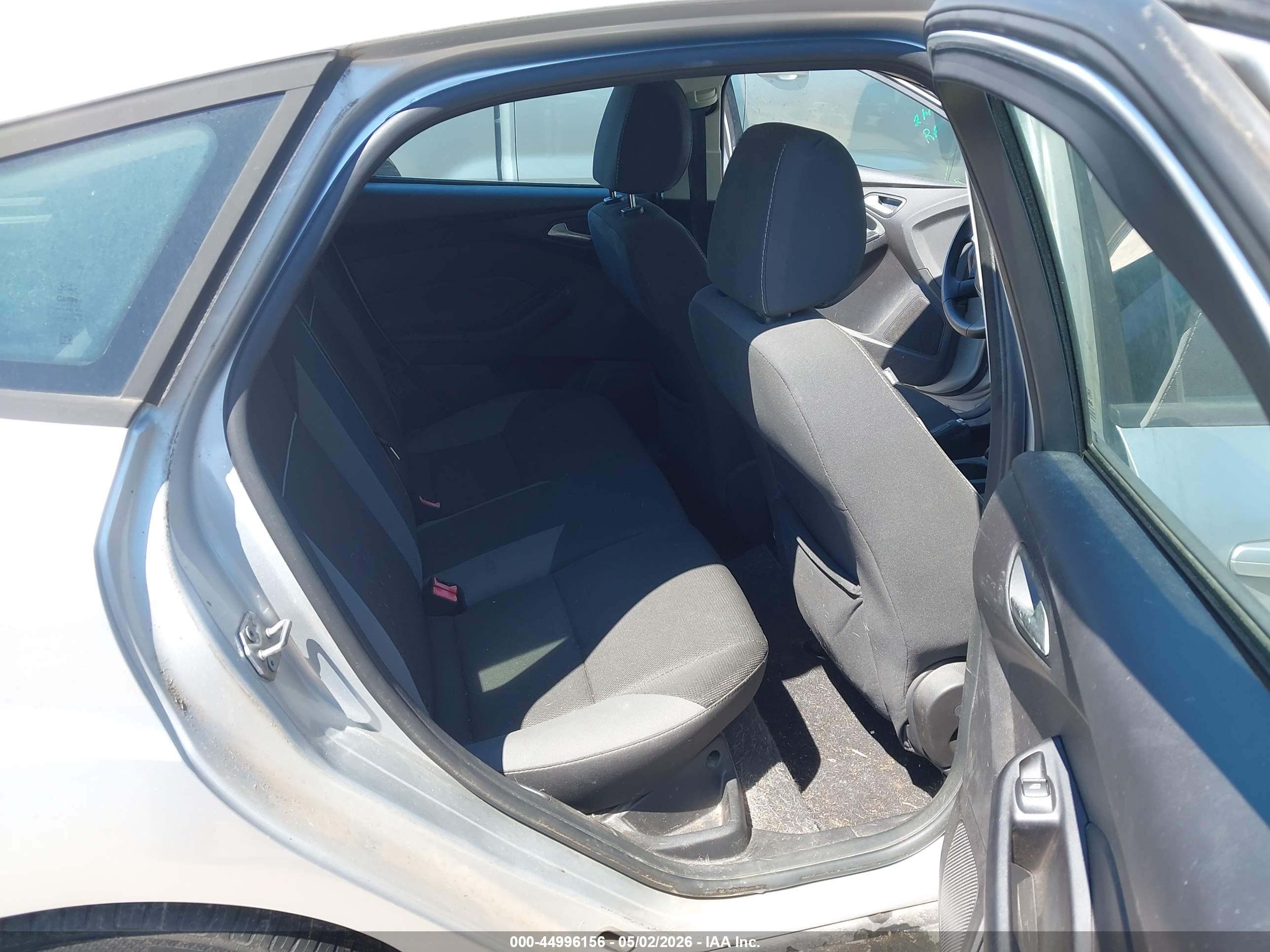 FORD FOCUS image 8