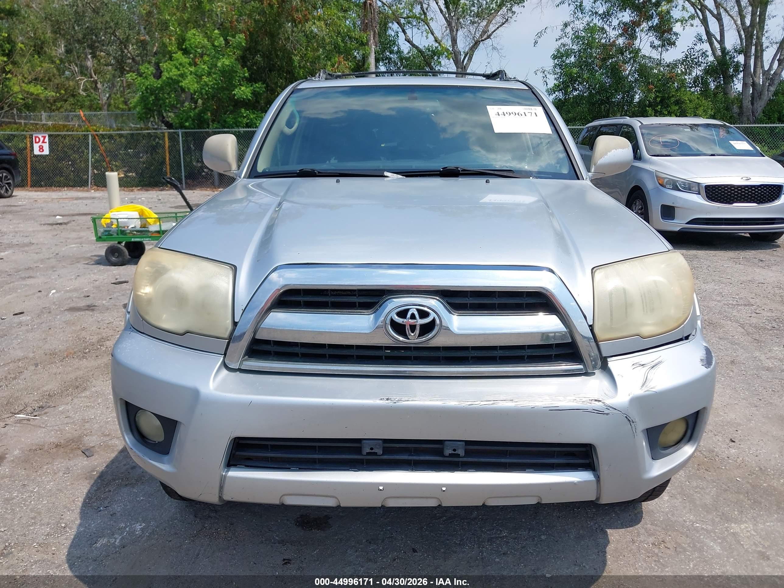 TOYOTA 4RUNNER image 6