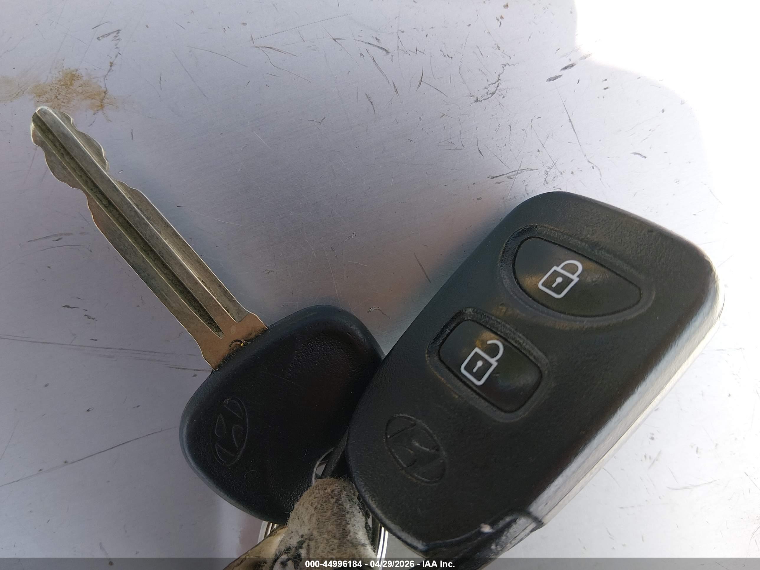 HYUNDAI TUCSON image 11