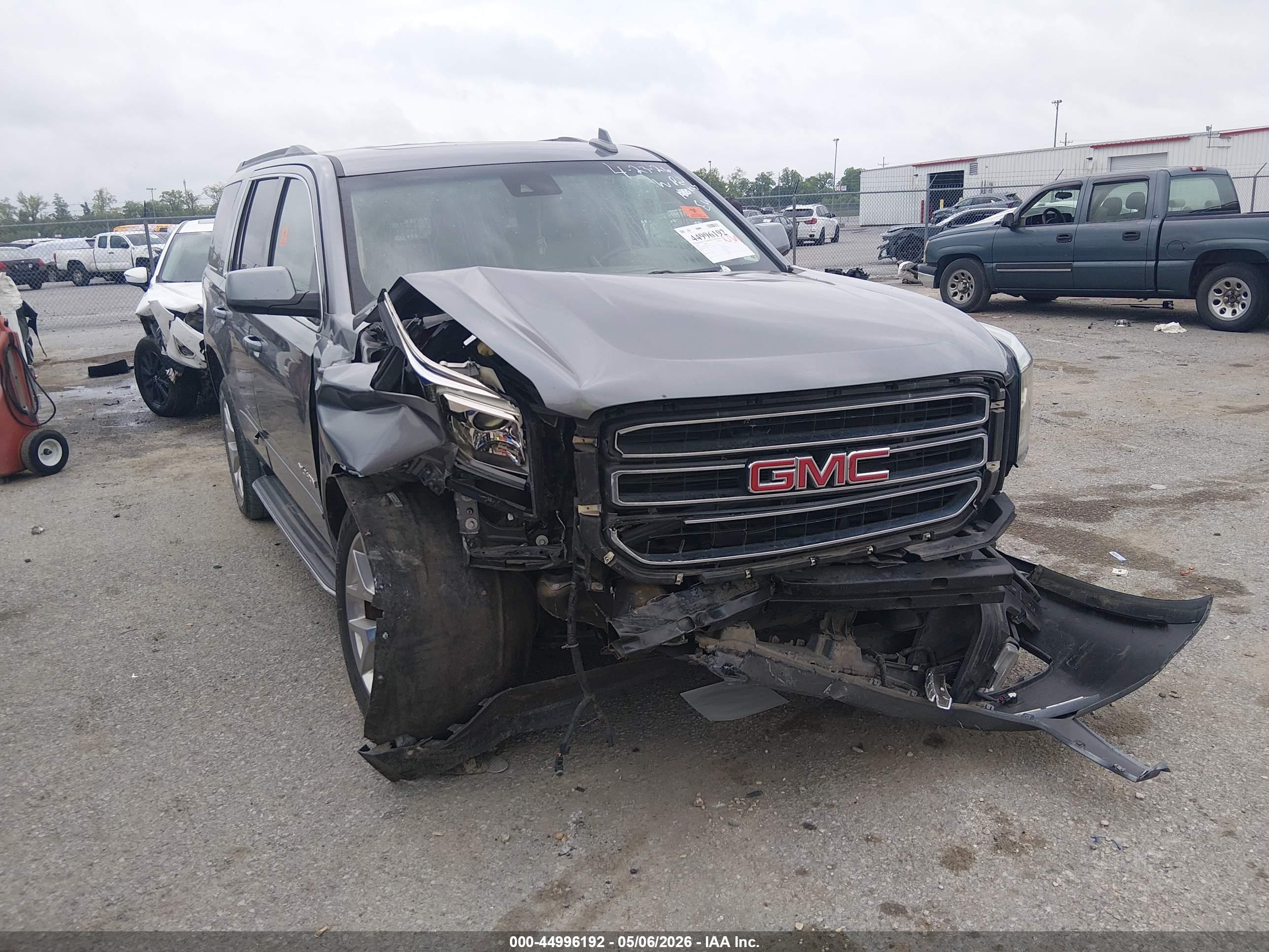 GMC YUKON image 6