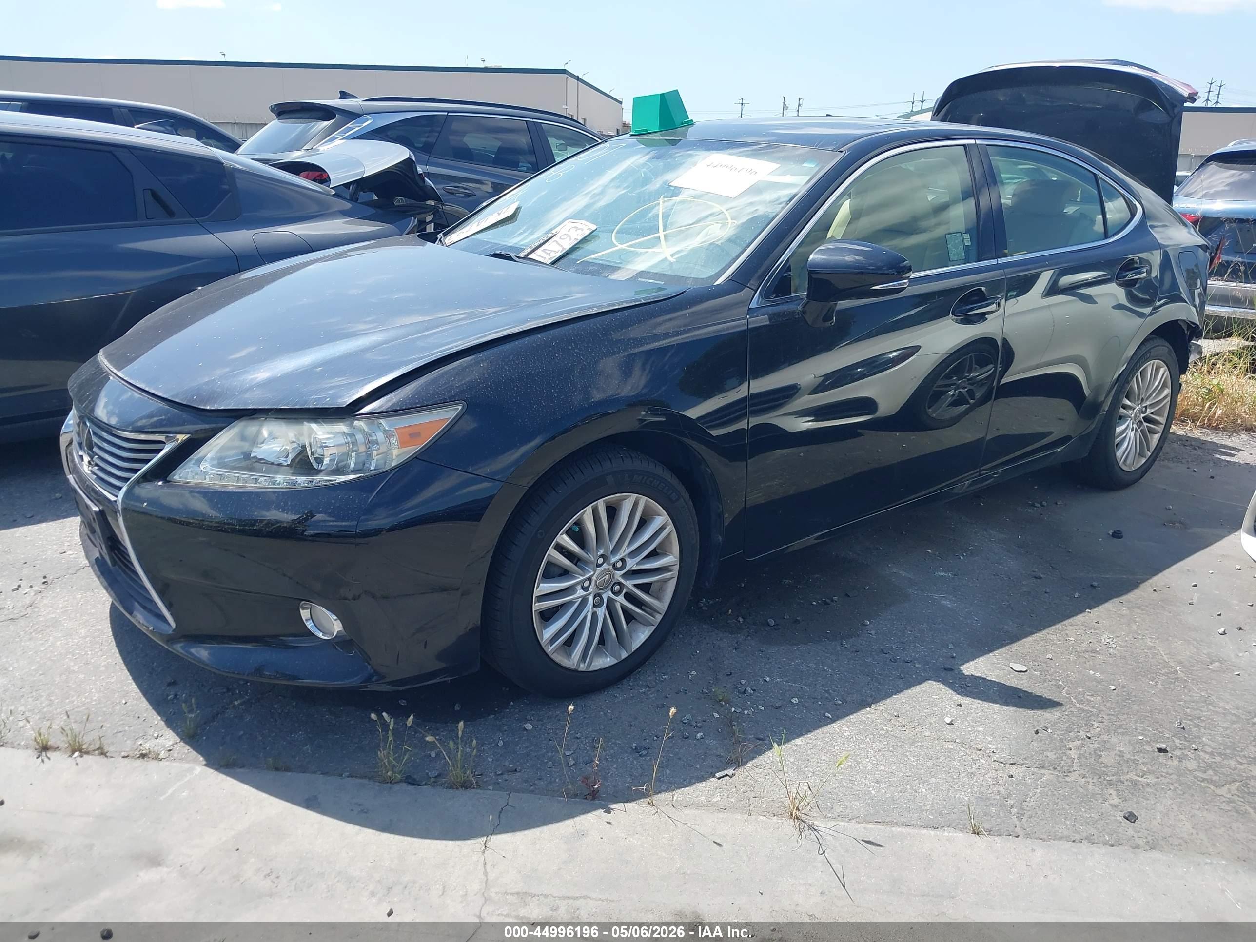 LEXUS ES image 2