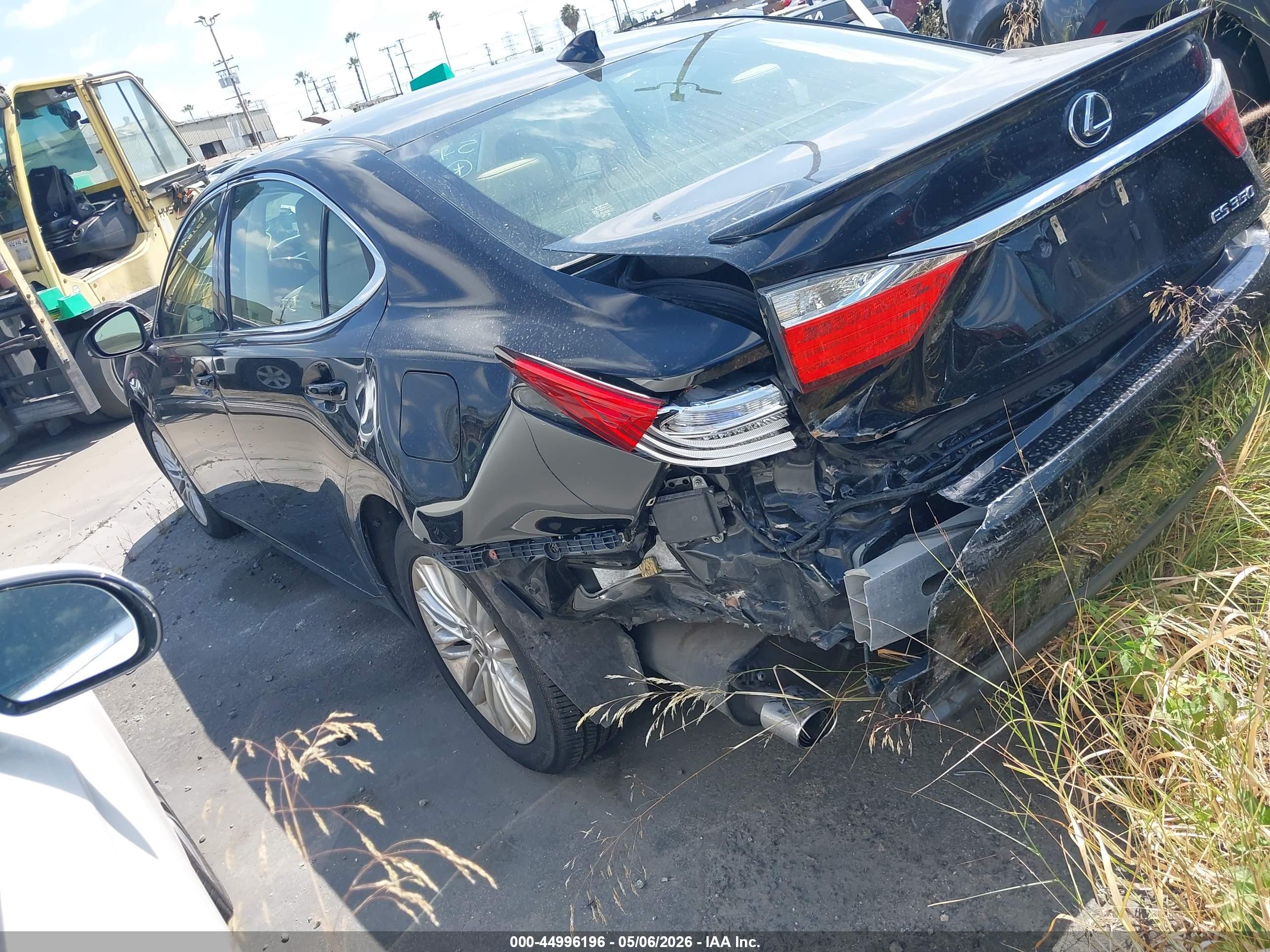 LEXUS ES image 3