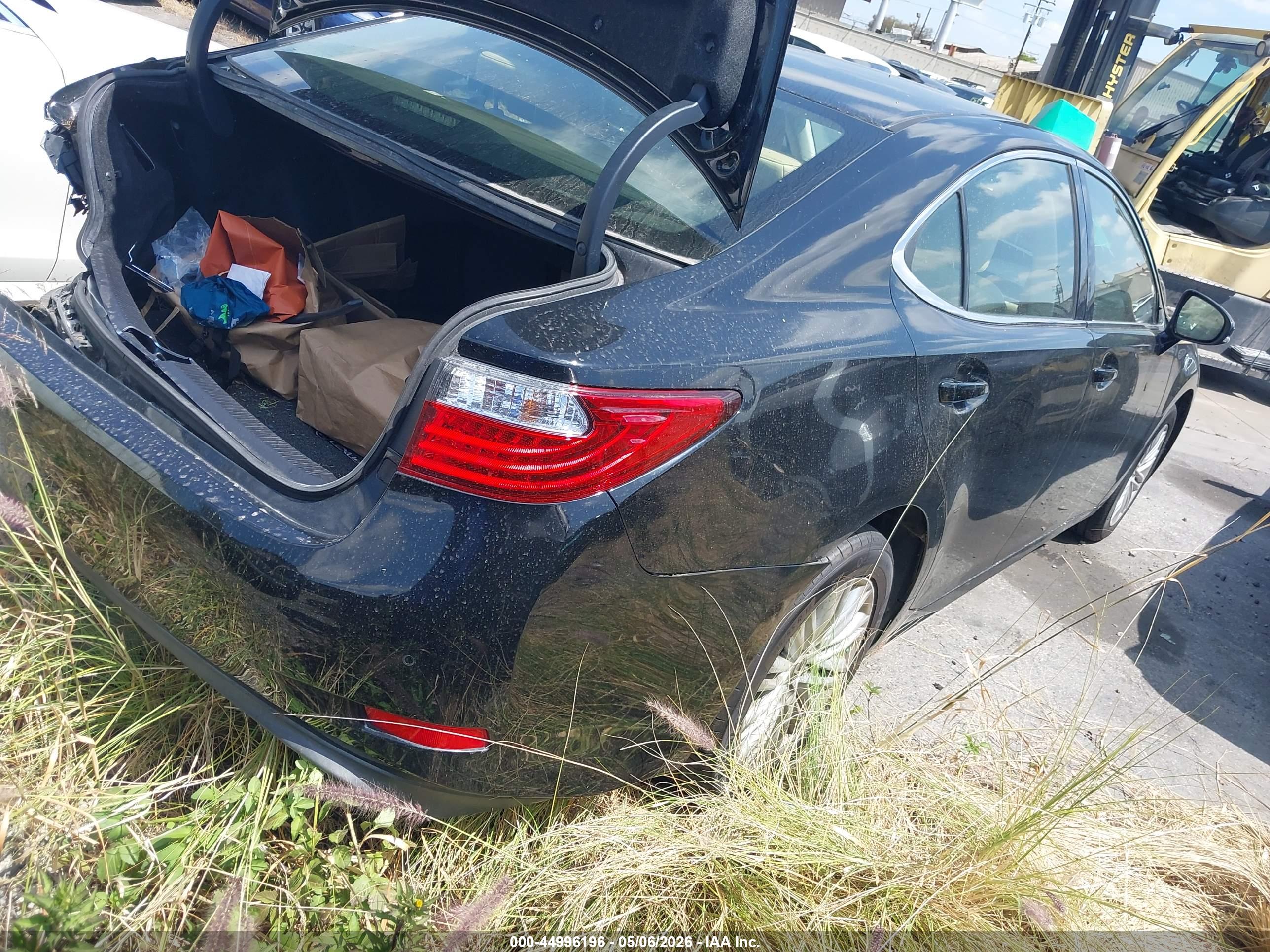 LEXUS ES image 4