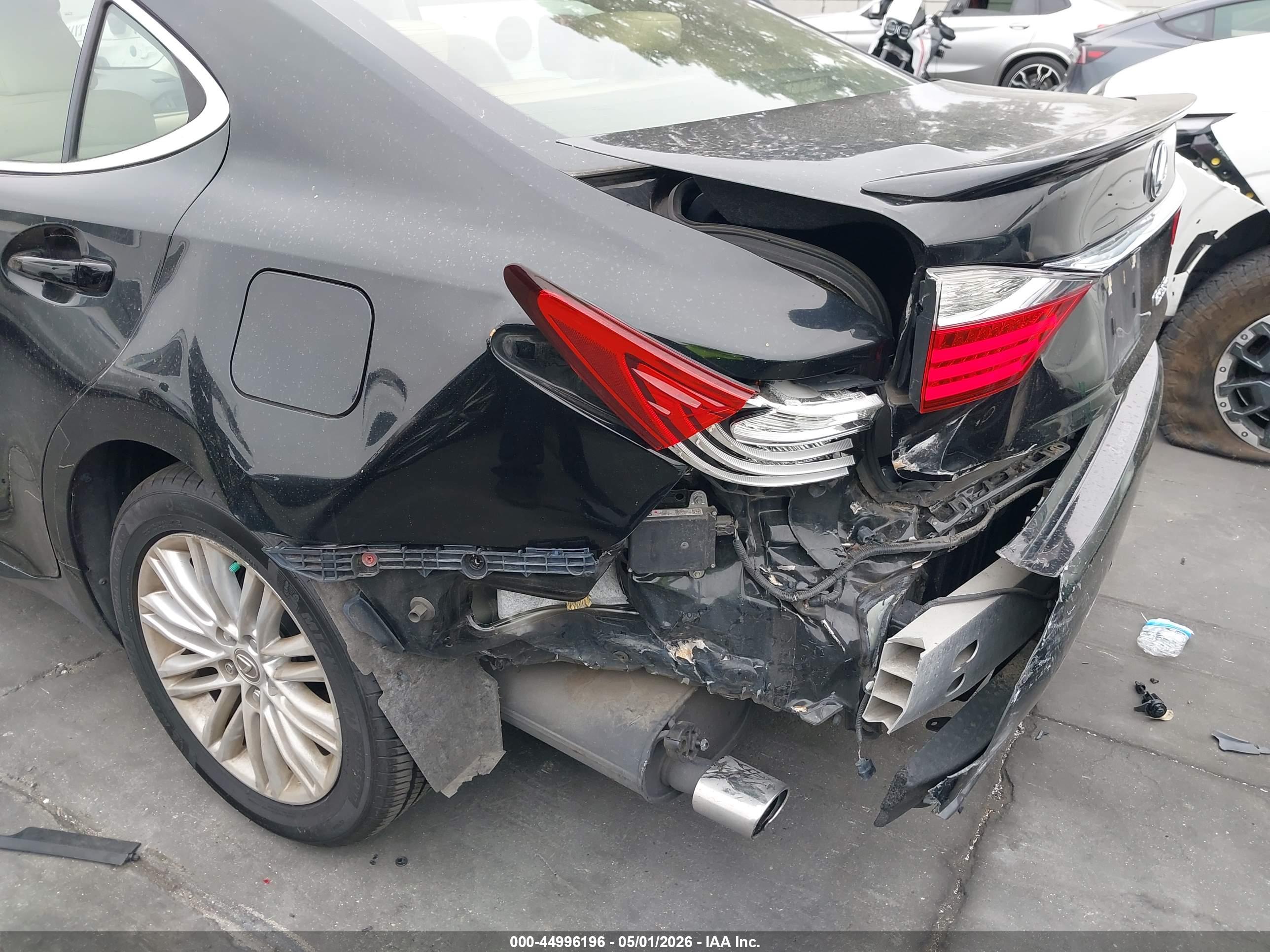 LEXUS ES image 6