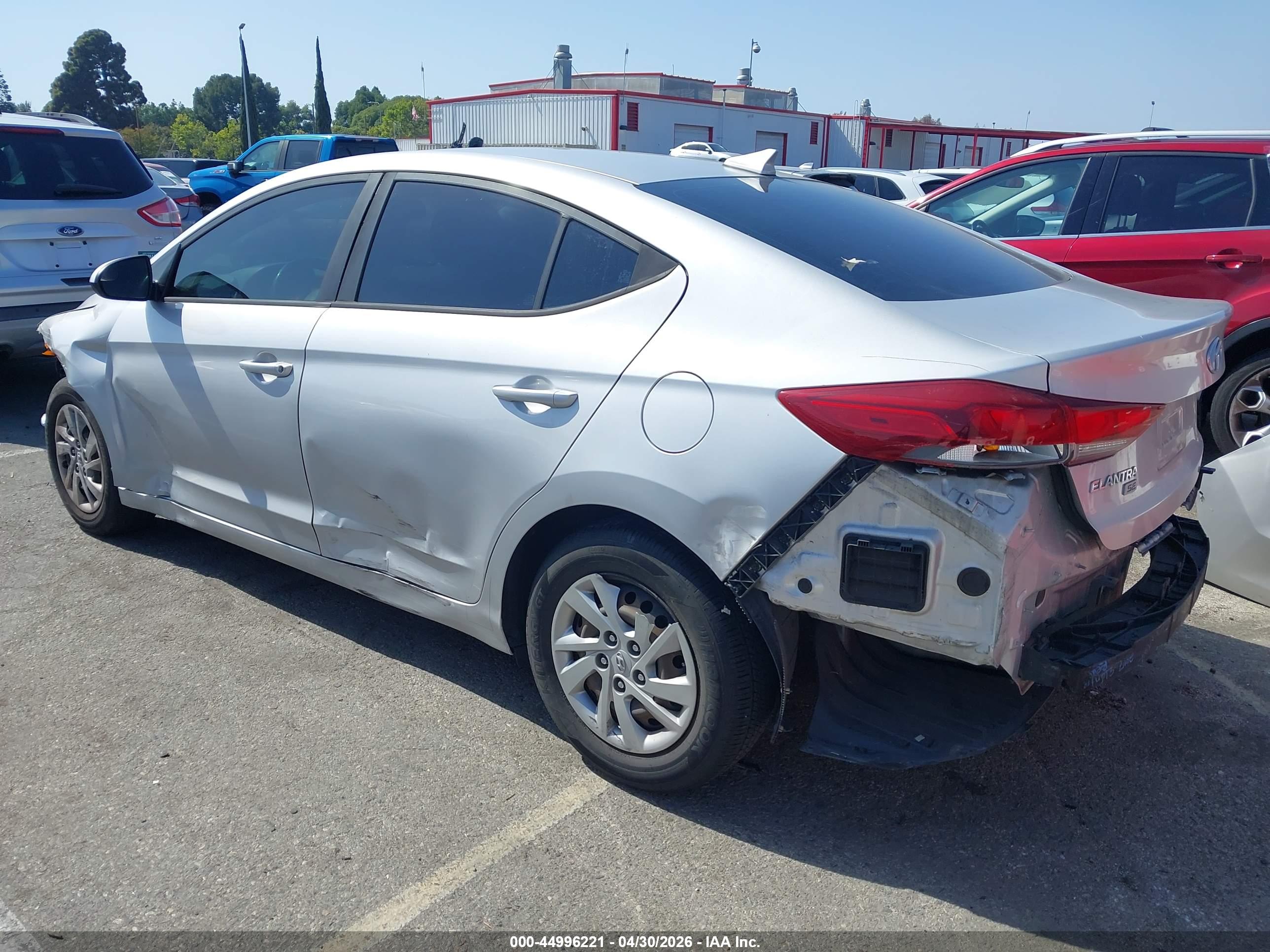 HYUNDAI ELANTRA image 3