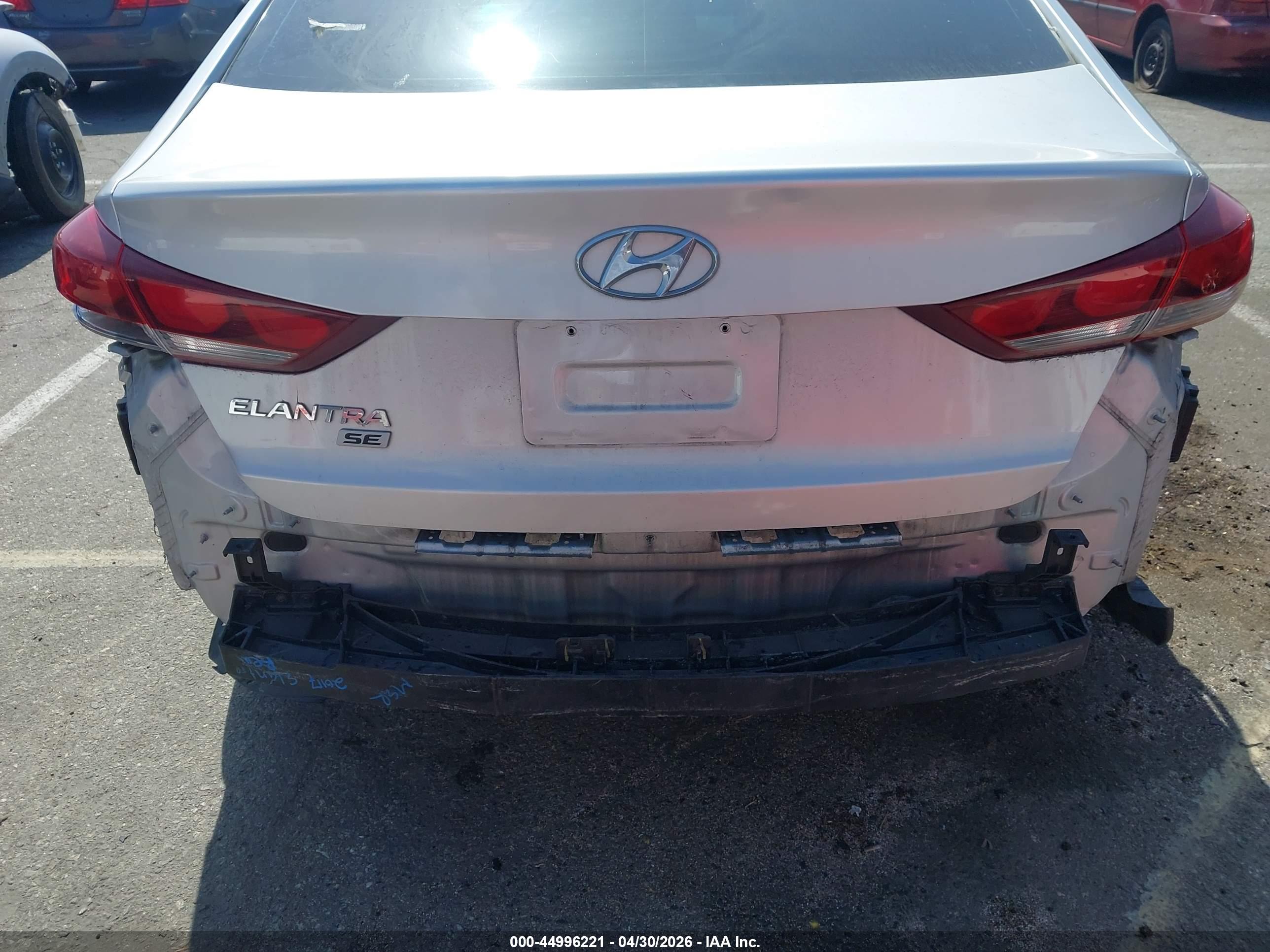 HYUNDAI ELANTRA image 6