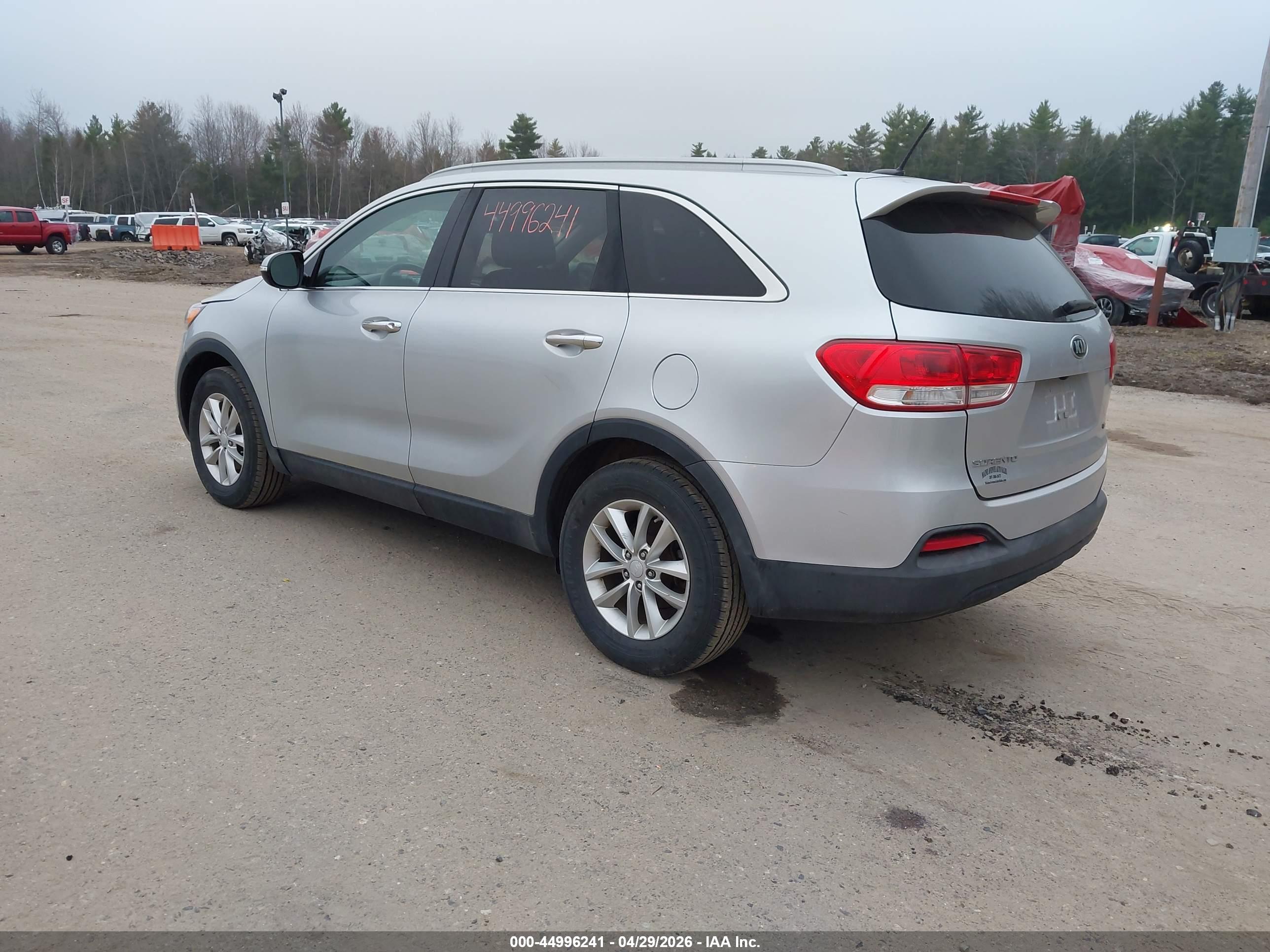 KIA SORENTO image 3