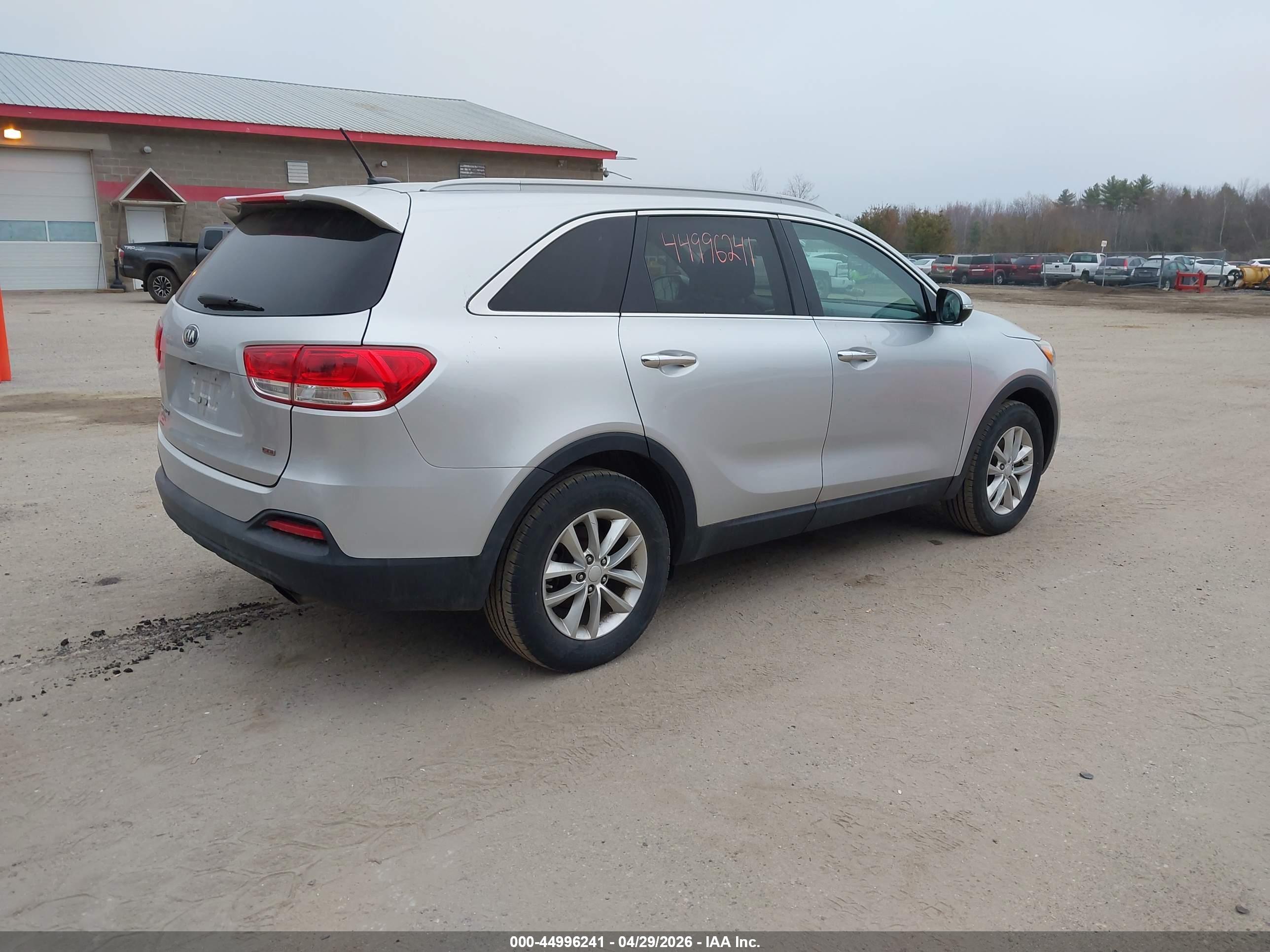 KIA SORENTO image 4