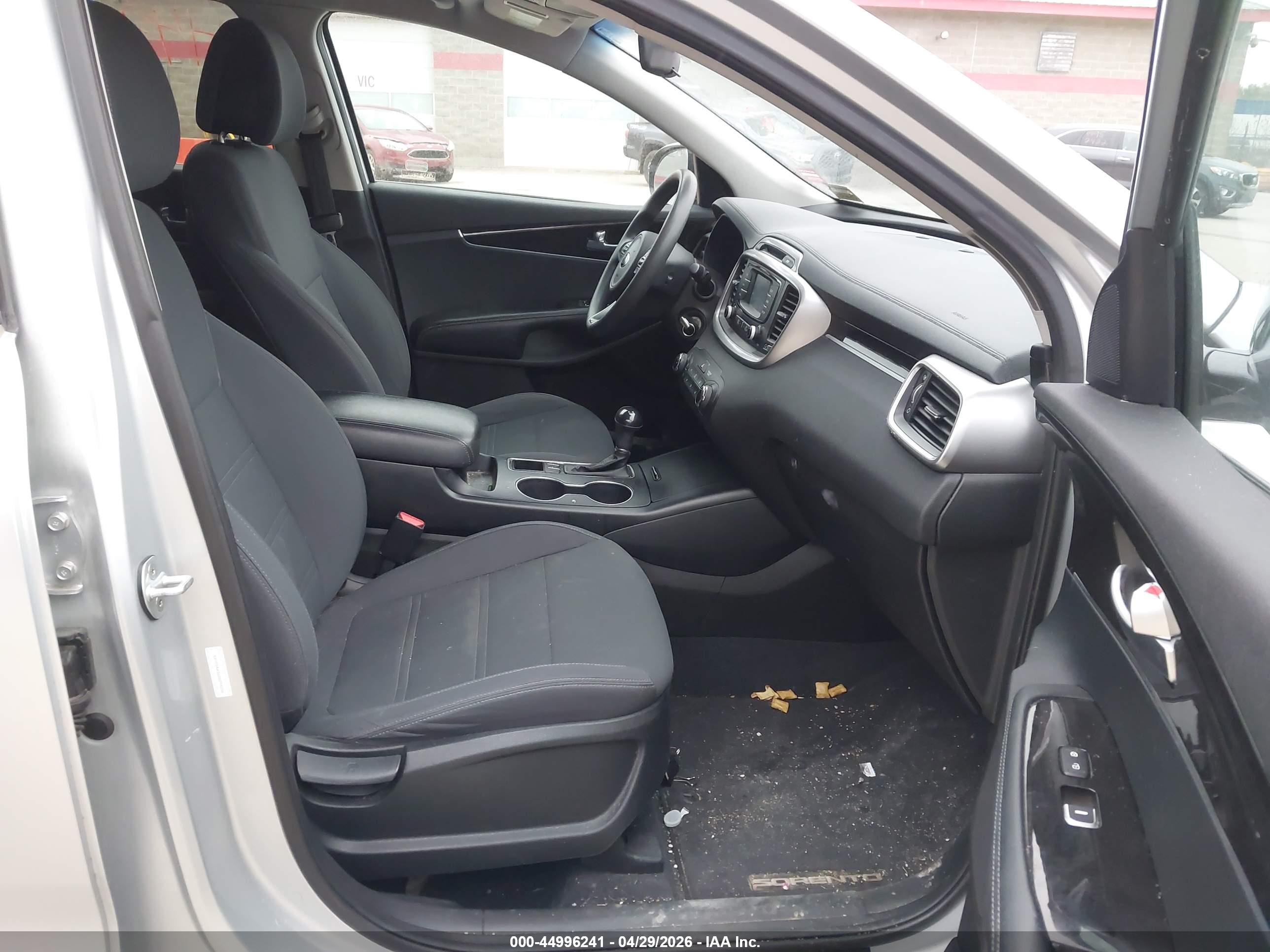 KIA SORENTO image 5