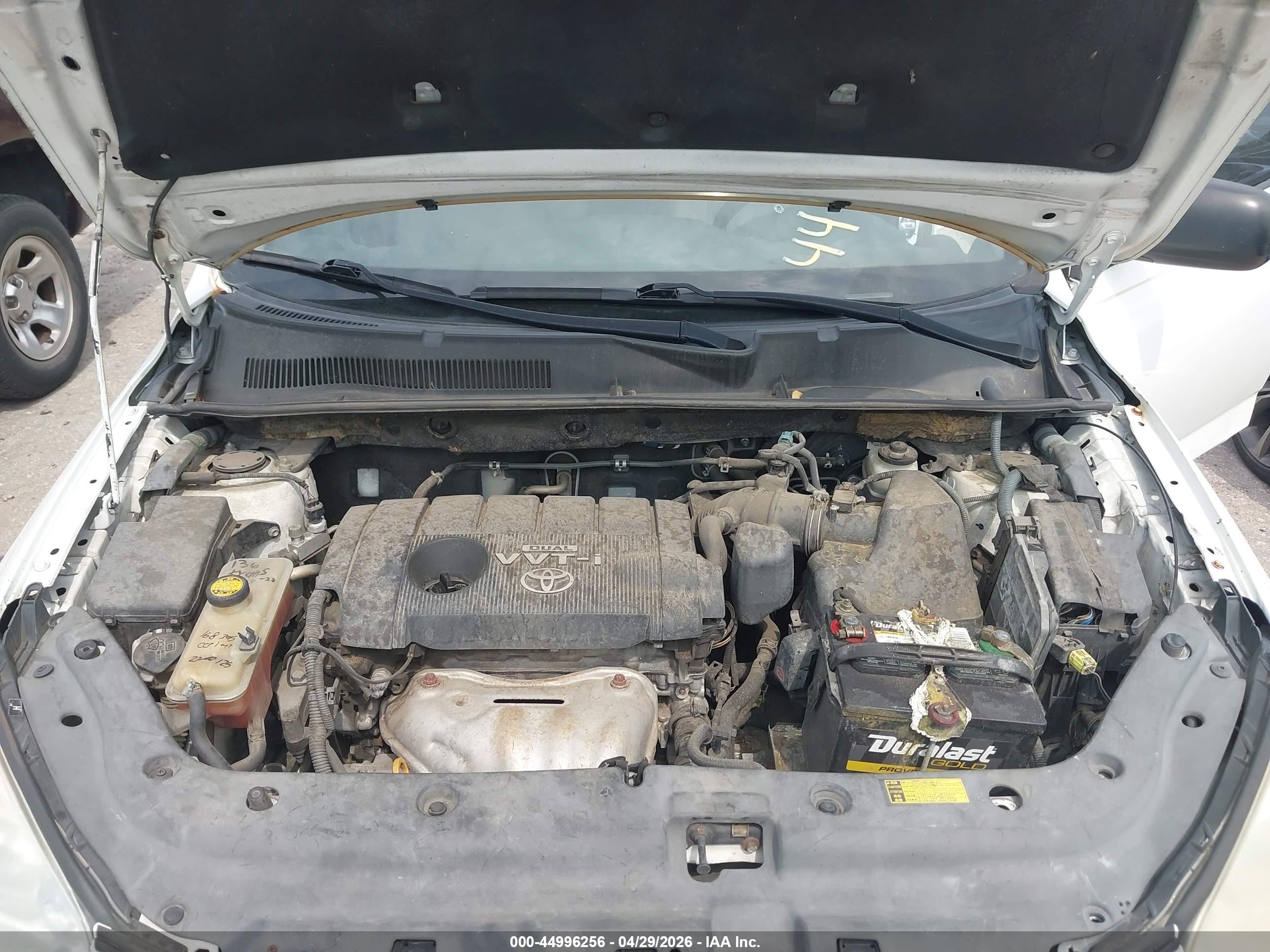 TOYOTA RAV4 image 10