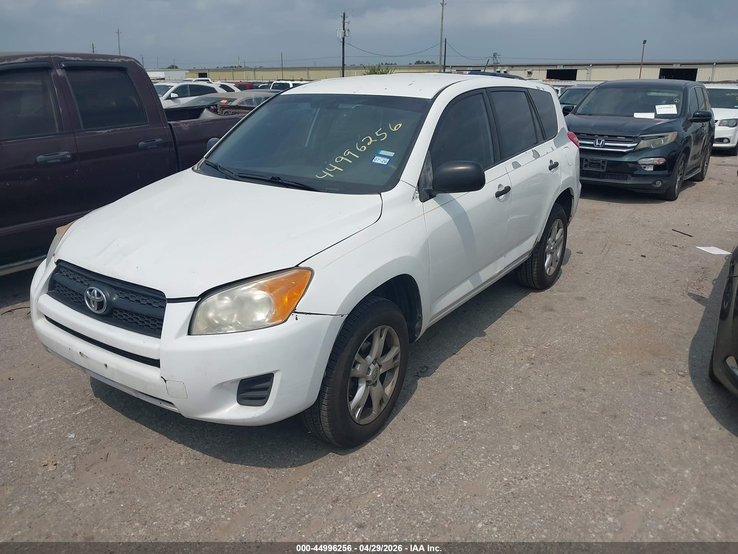TOYOTA RAV4 image 2