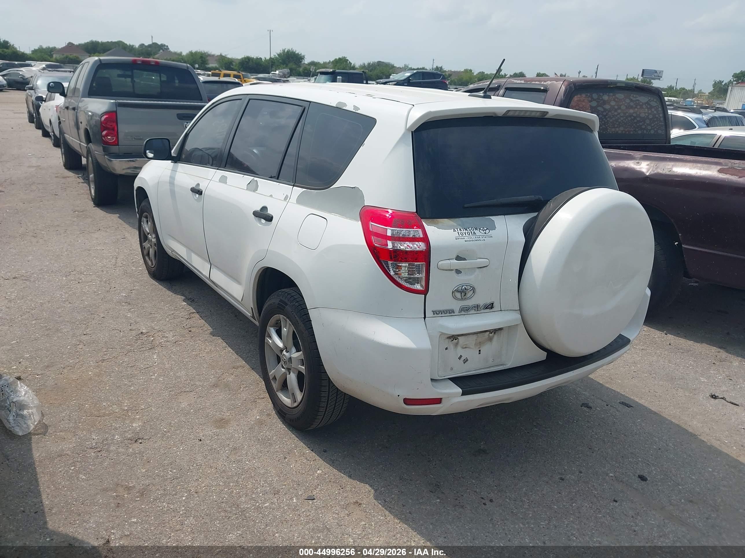 TOYOTA RAV4 image 3