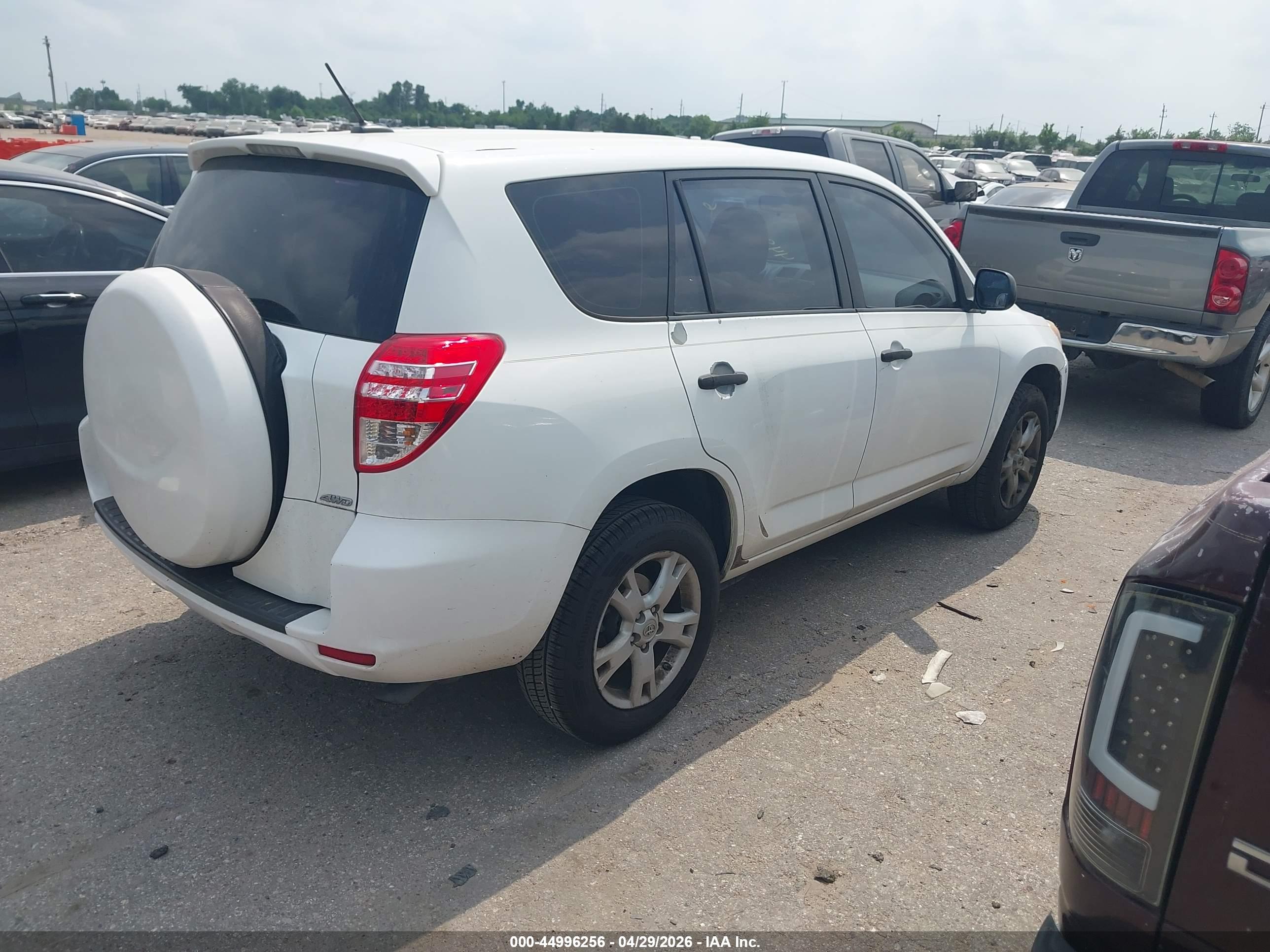 TOYOTA RAV4 image 4