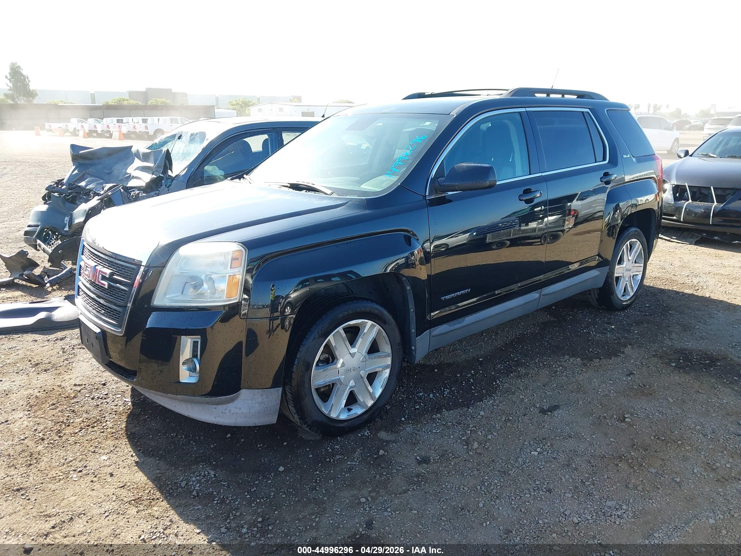 GMC TERRAIN image 2