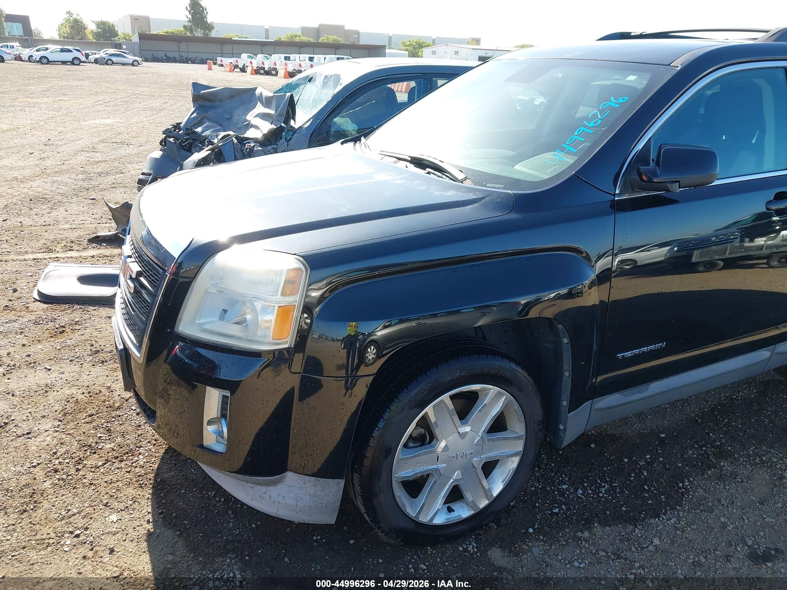 GMC TERRAIN image 6