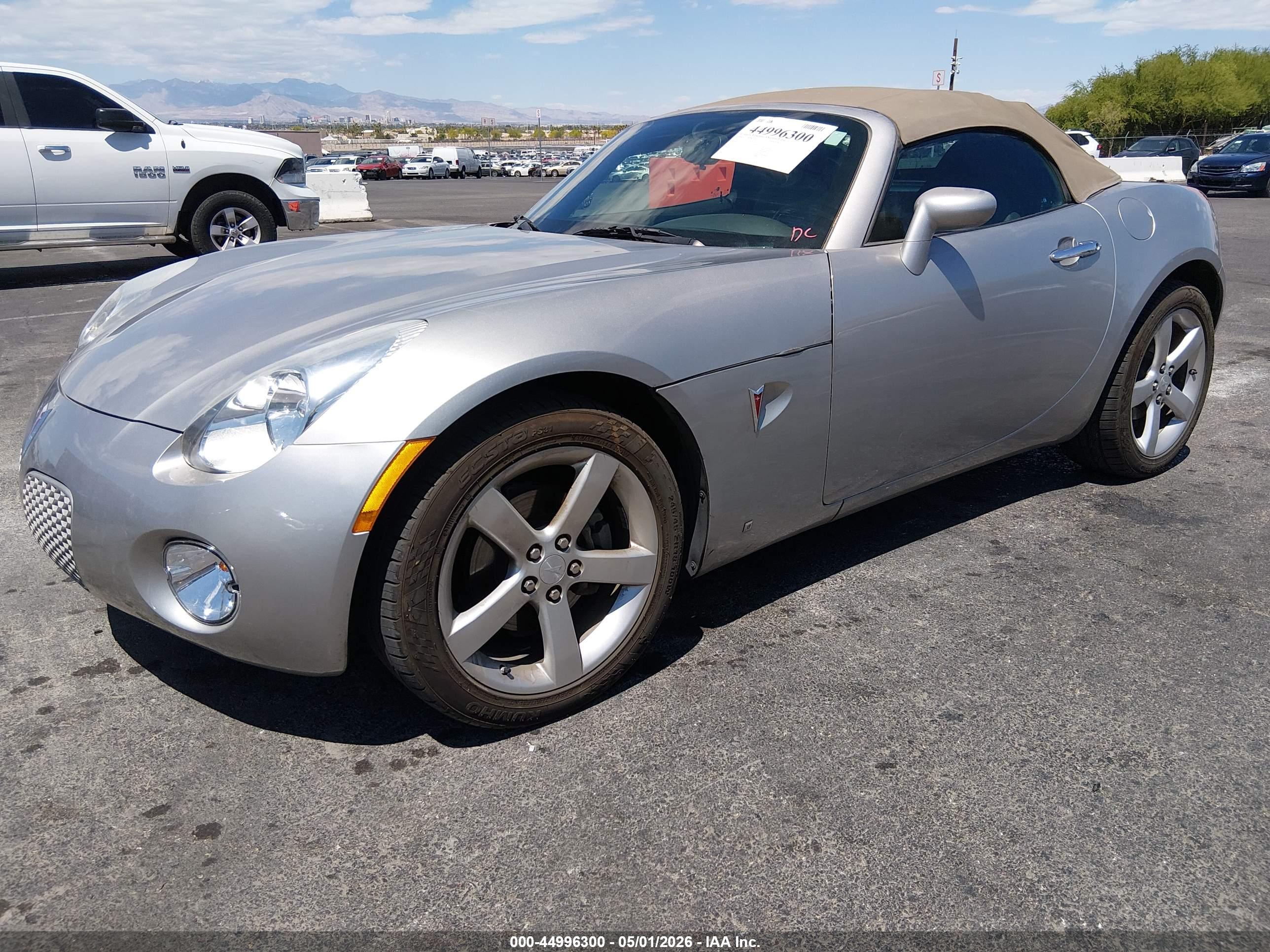 PONTIAC SOLSTICE image 2