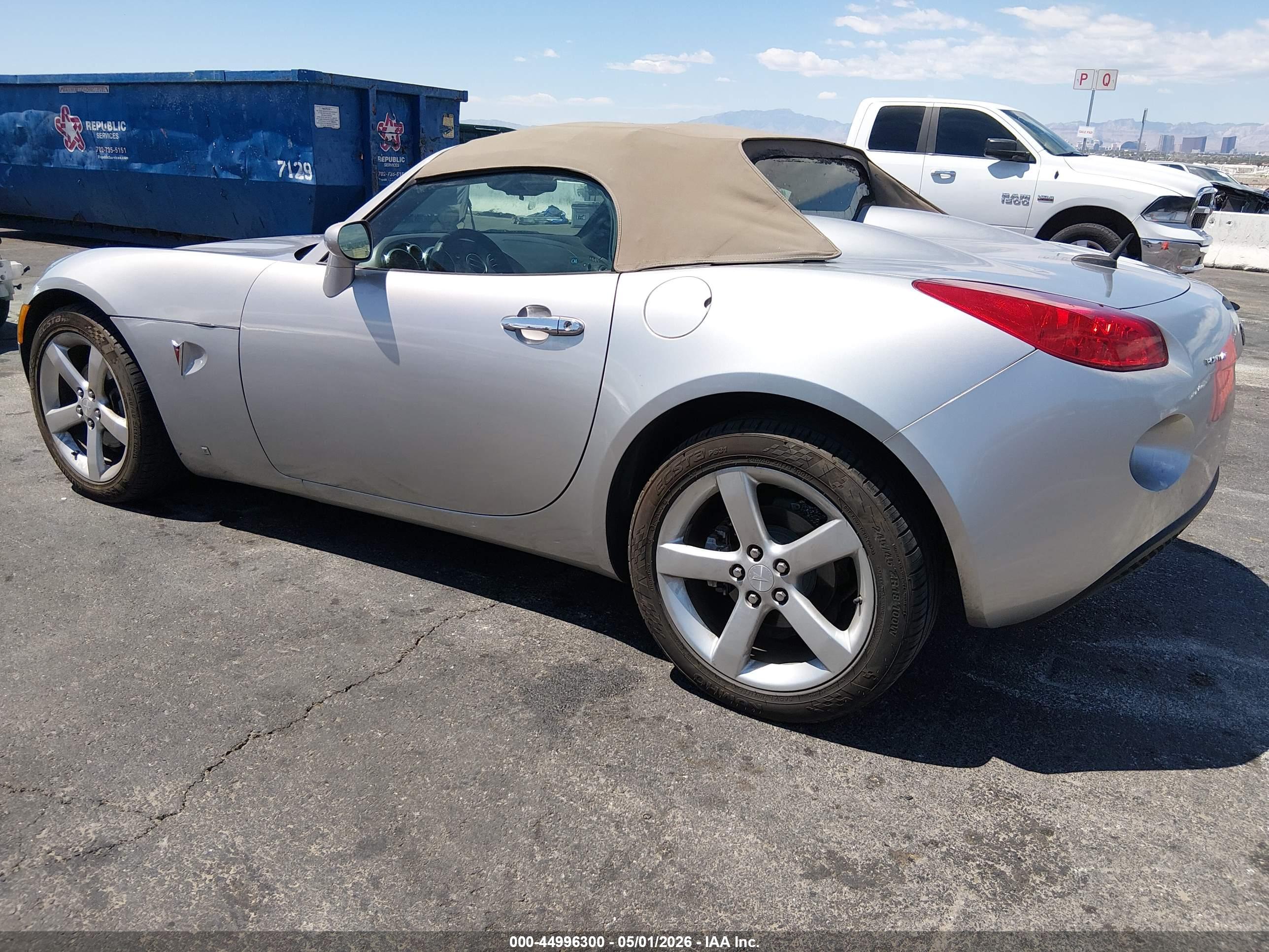PONTIAC SOLSTICE image 3