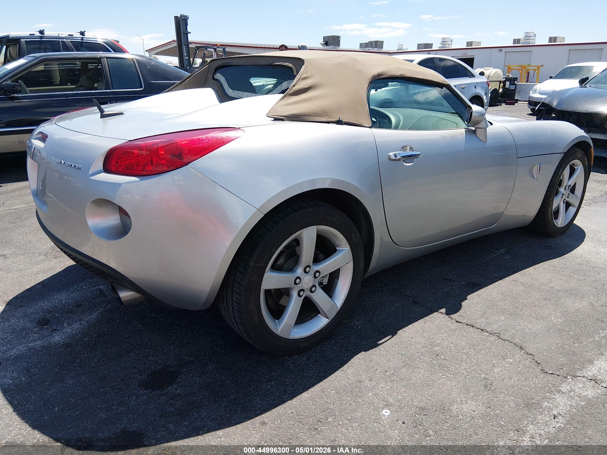PONTIAC SOLSTICE image 4