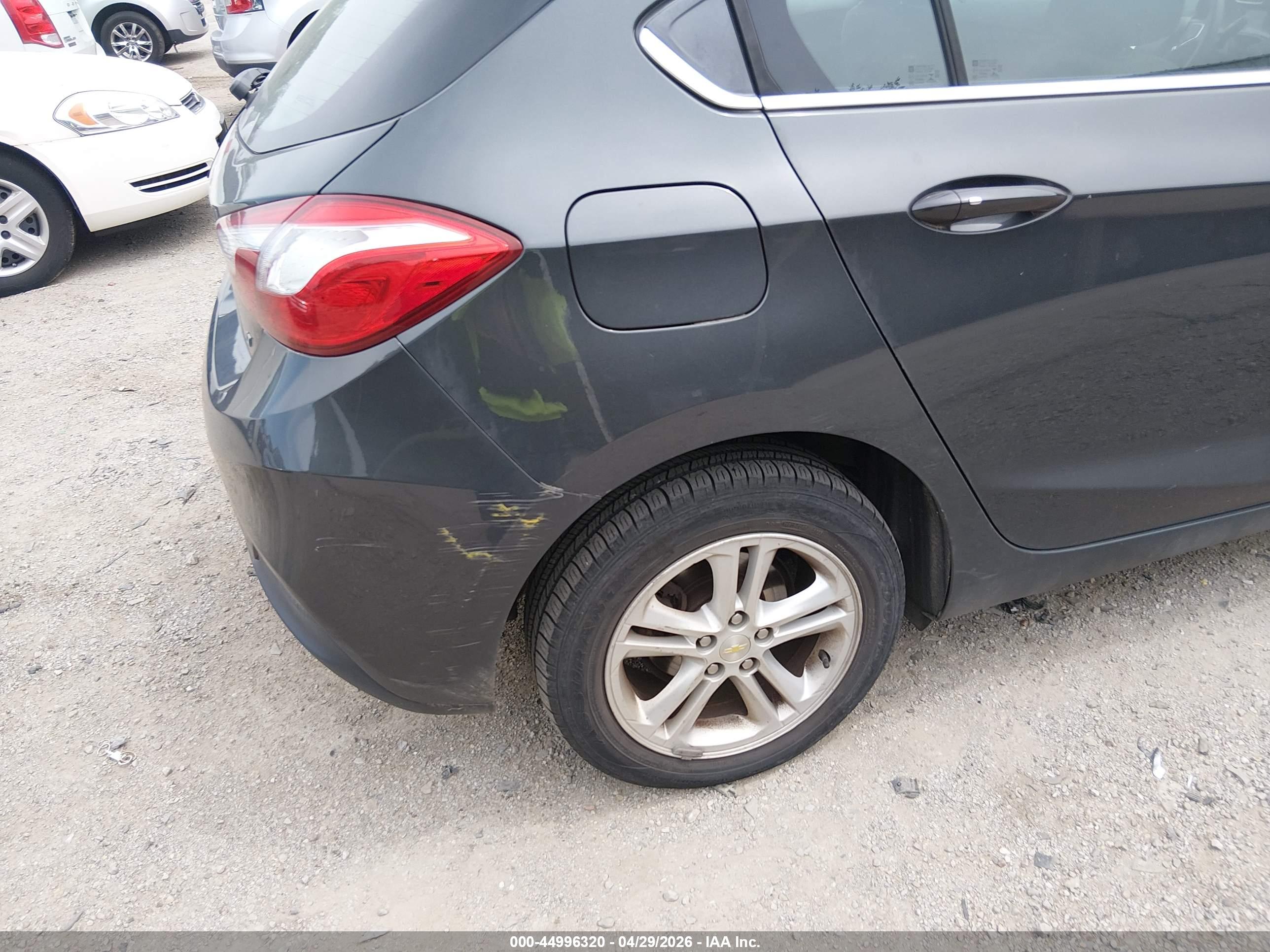 CHEVROLET CRUZE image 6