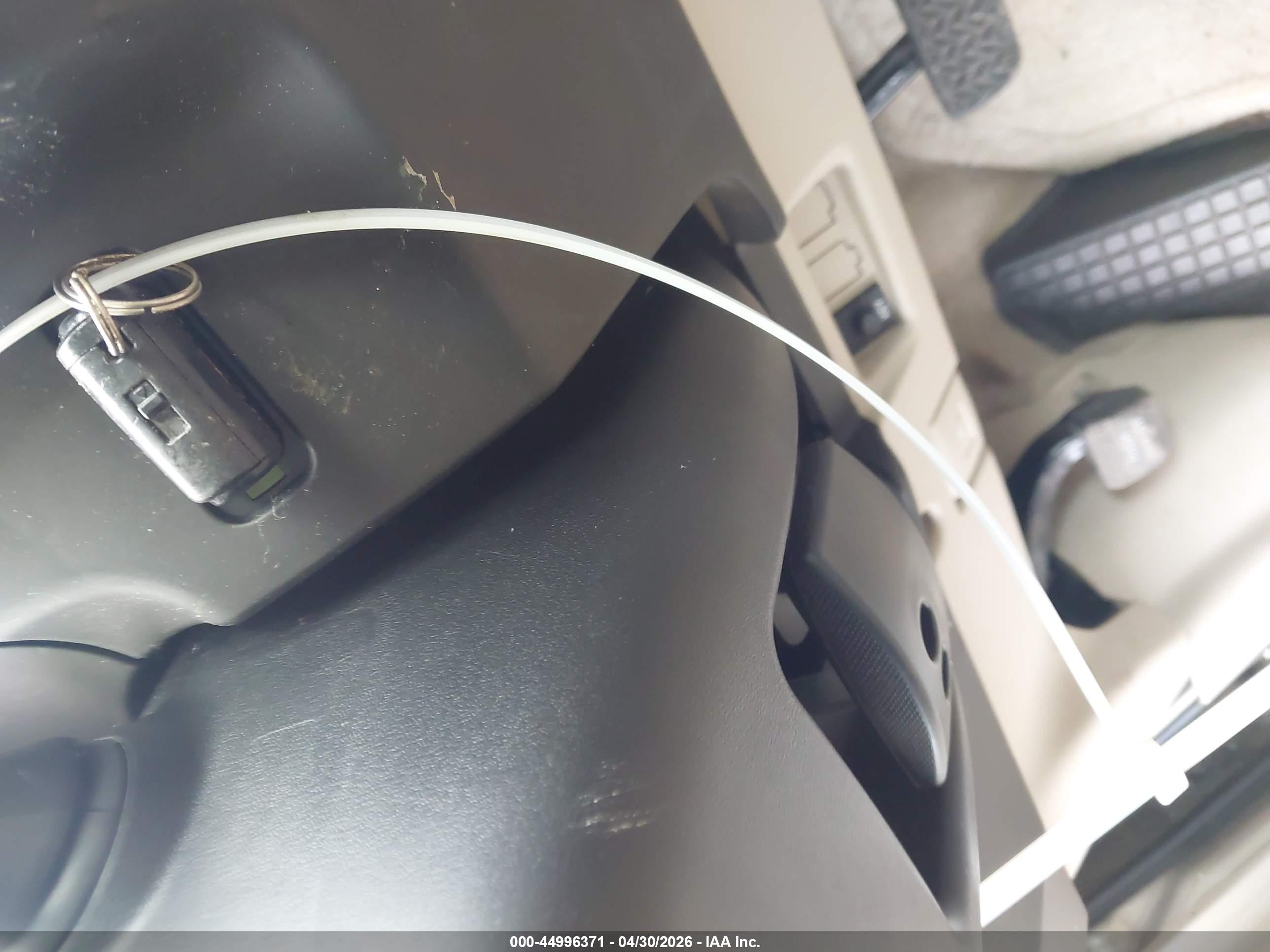 TOYOTA PRIUS image 11