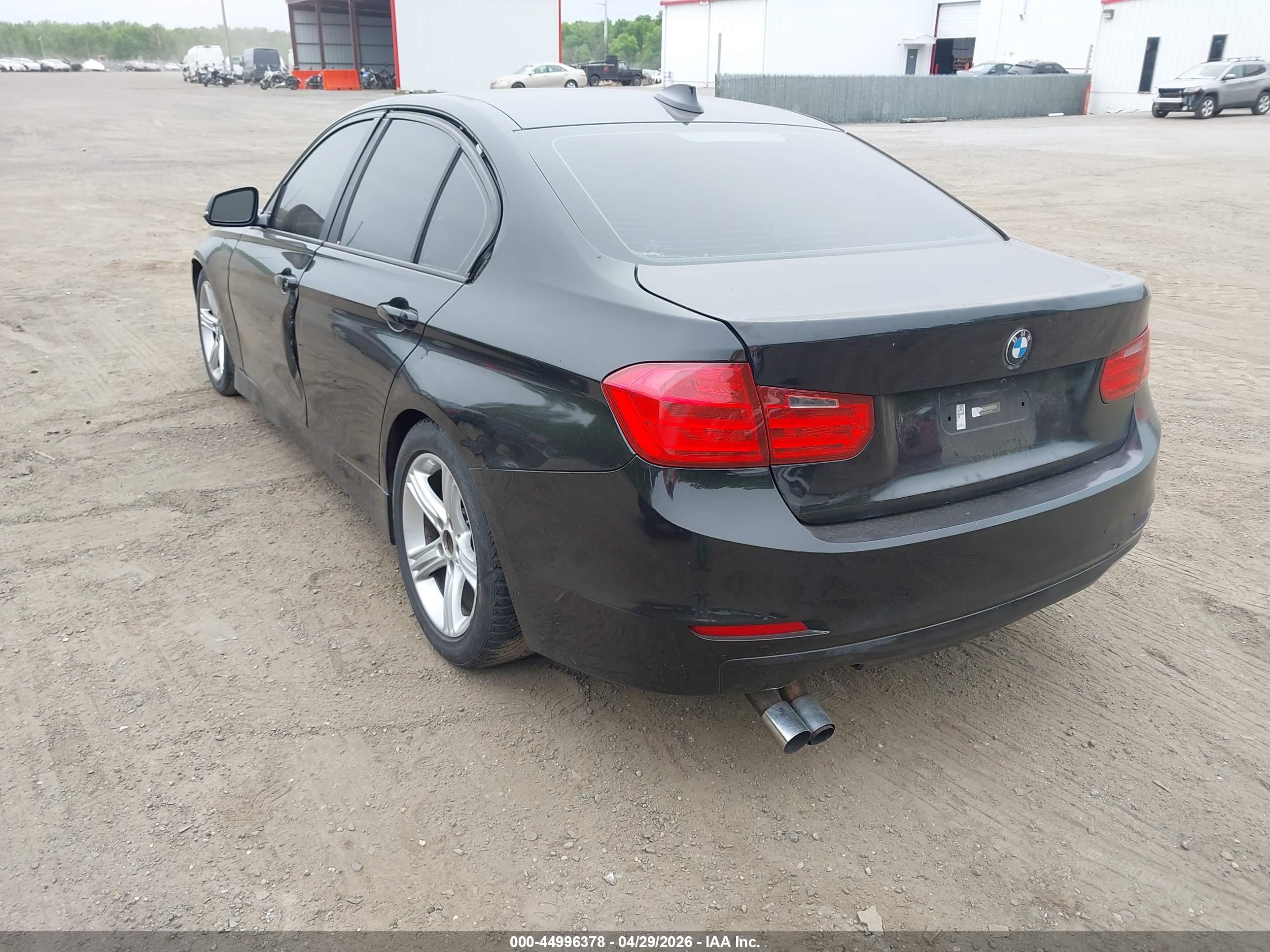 BMW 328I image 3