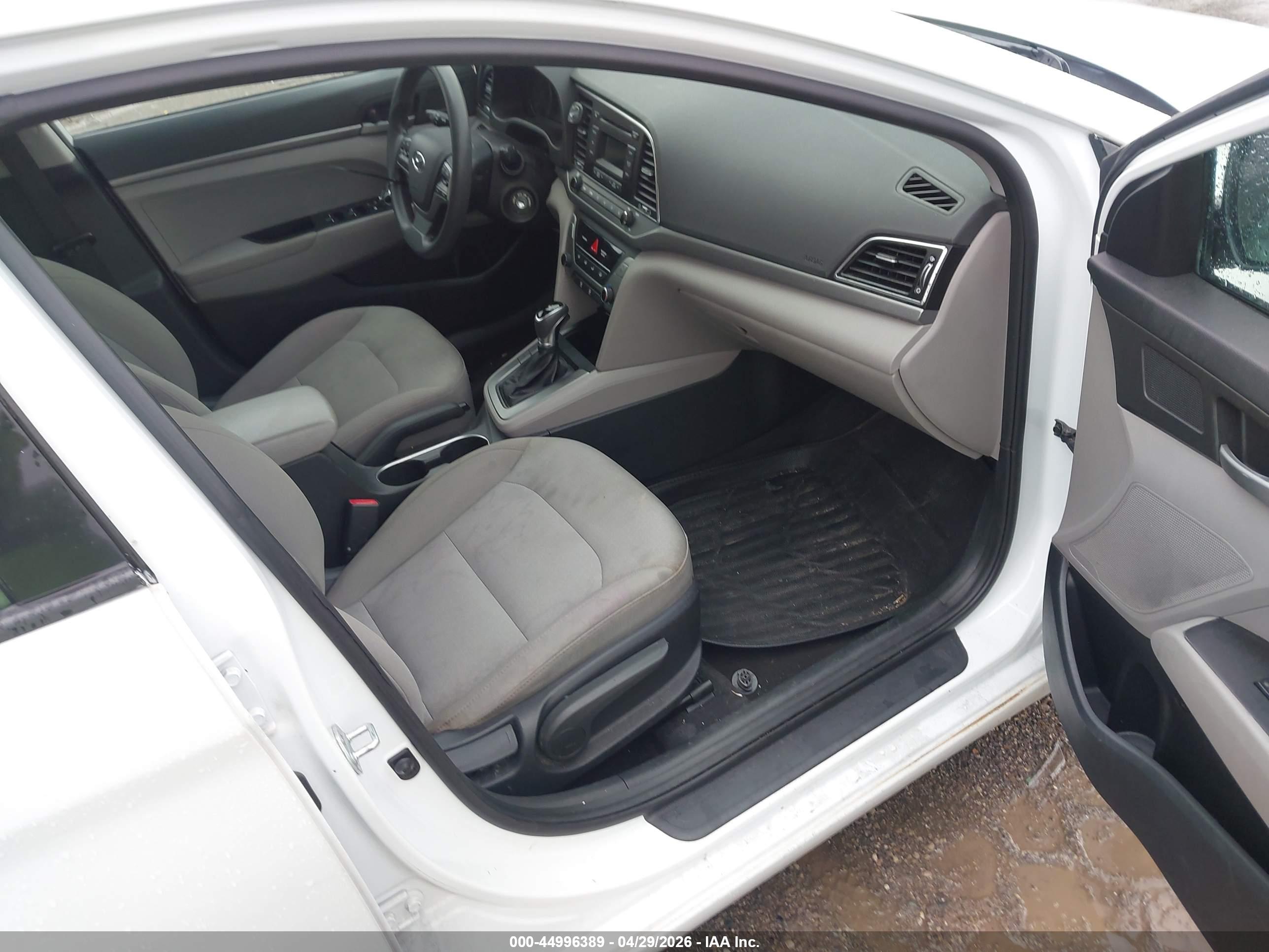 HYUNDAI ELANTRA image 5