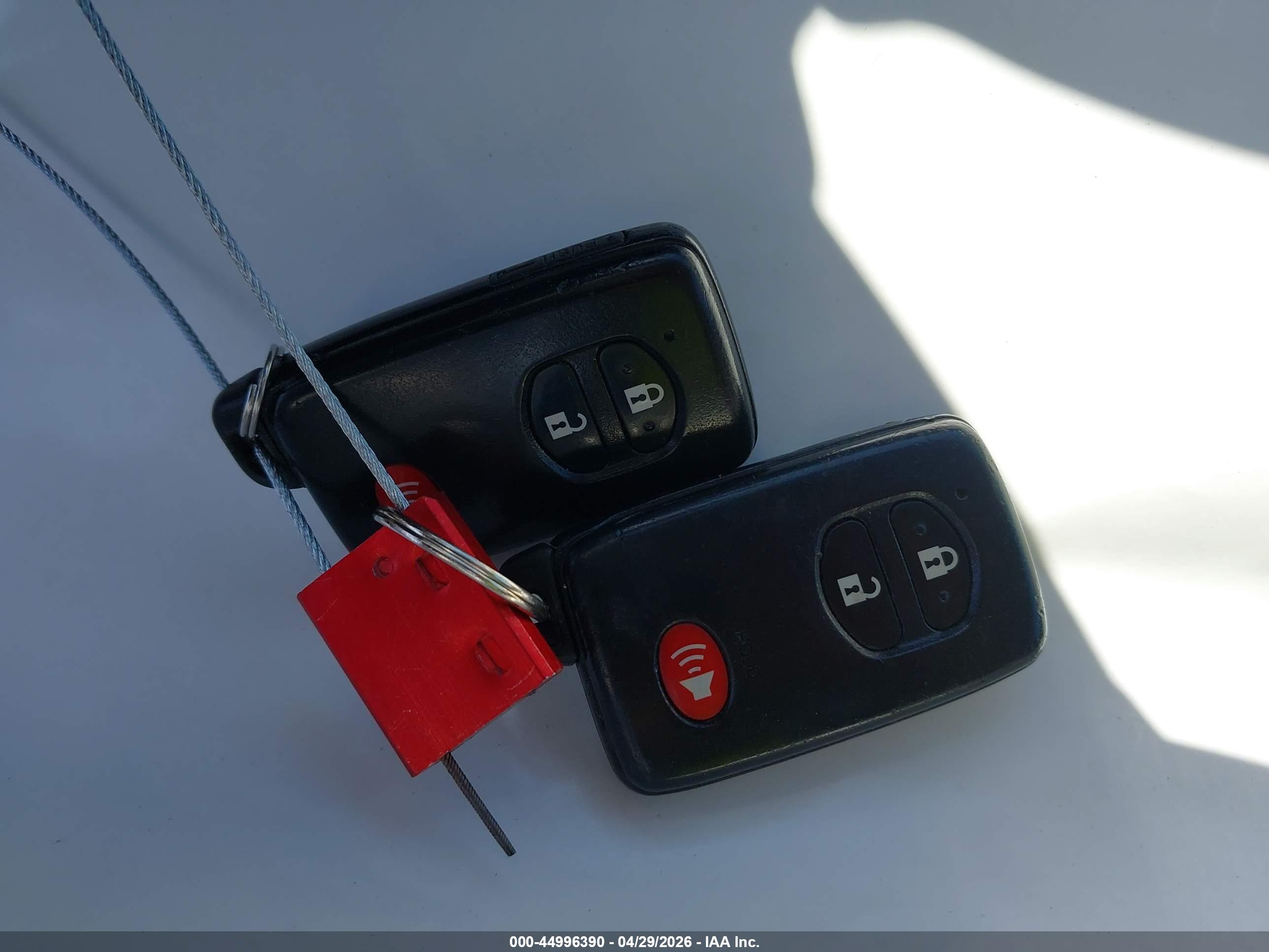 TOYOTA PRIUS image 11