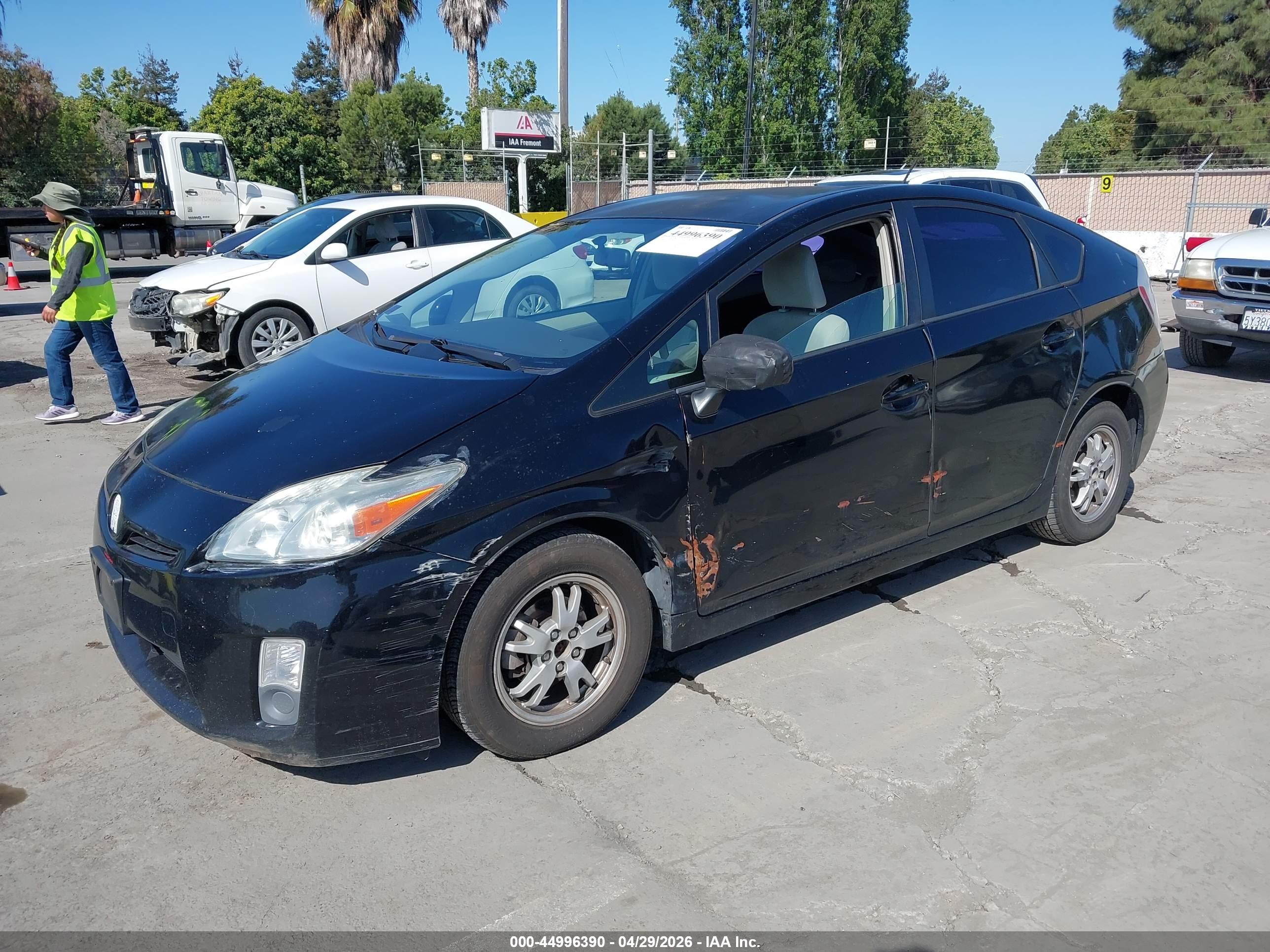 TOYOTA PRIUS image 2
