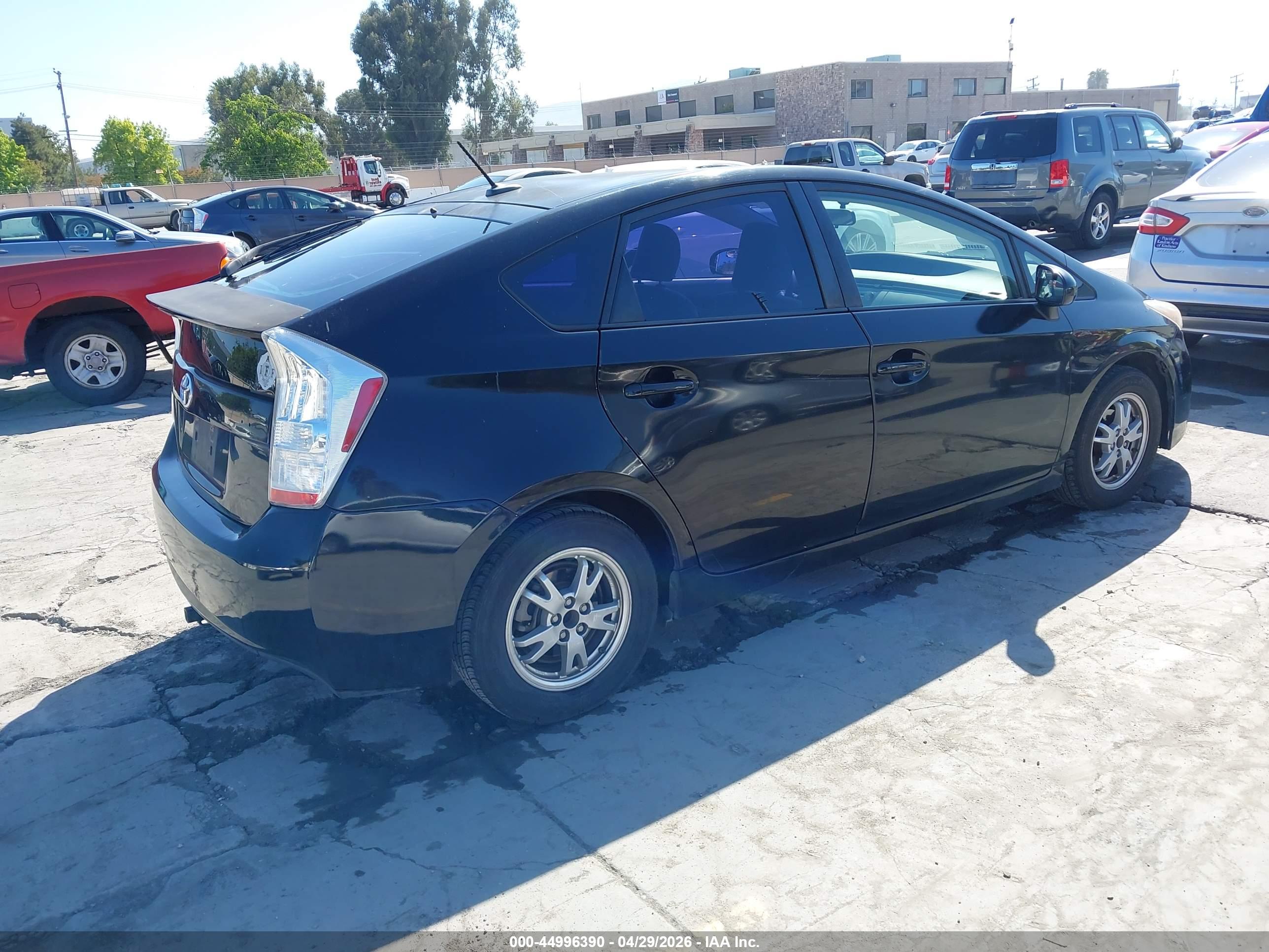 TOYOTA PRIUS image 4